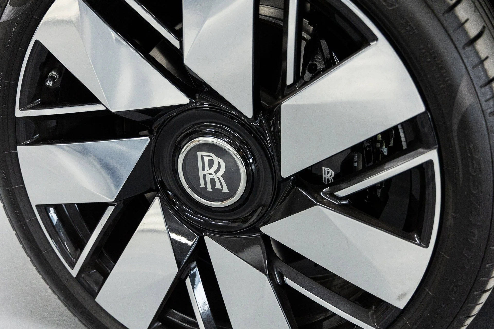 mph018_2730549204_ebba0c0600161a636cf6eccf80b614f3x_67928abcd7