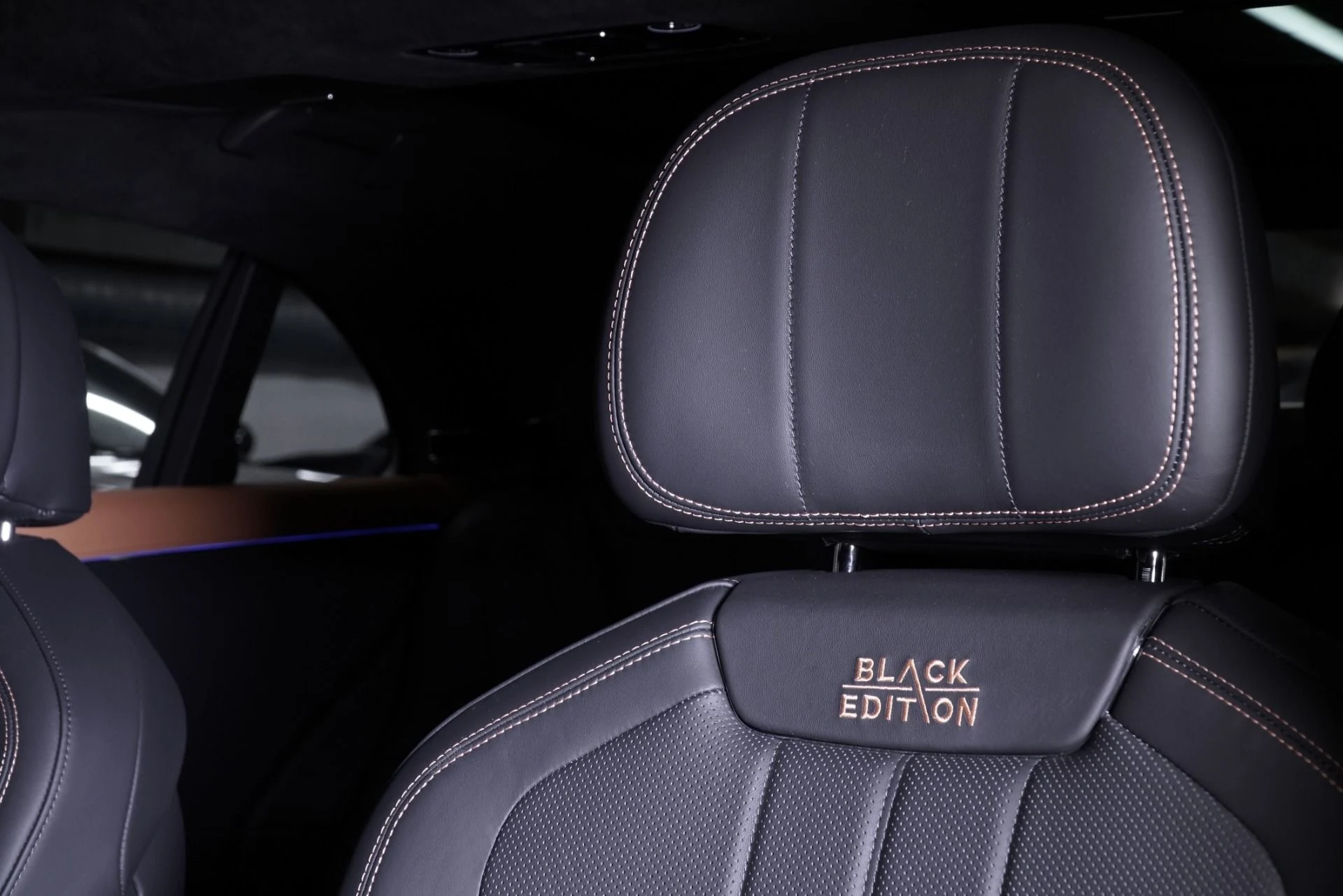 mph018_2731908034_New_2025_Bentley_Flying_Spur_Black_Edition_1760384463_dca028d4db