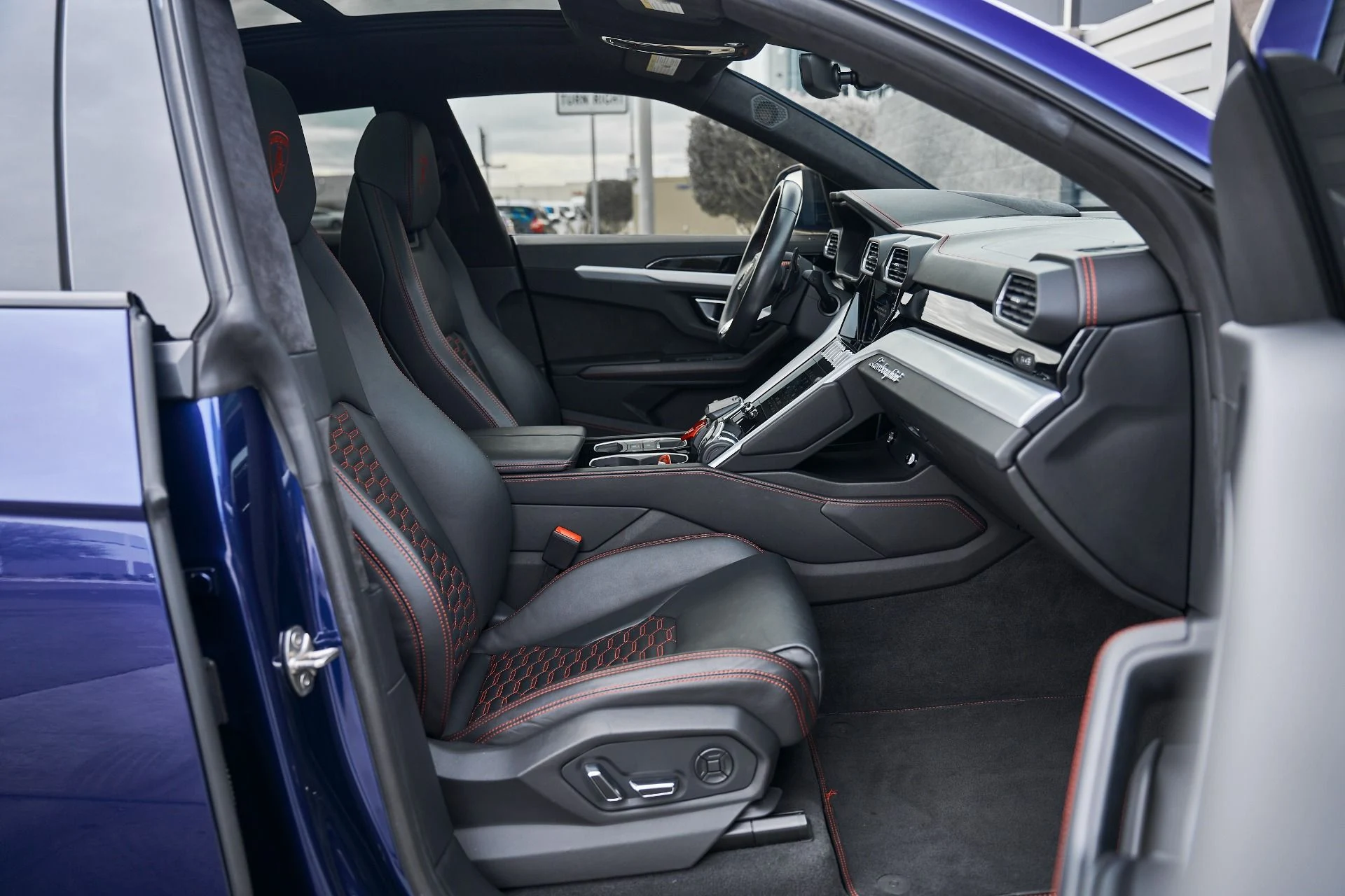 mph018_2737703191_Used_2021_Lamborghini_Urus_1763157055_412c928db0