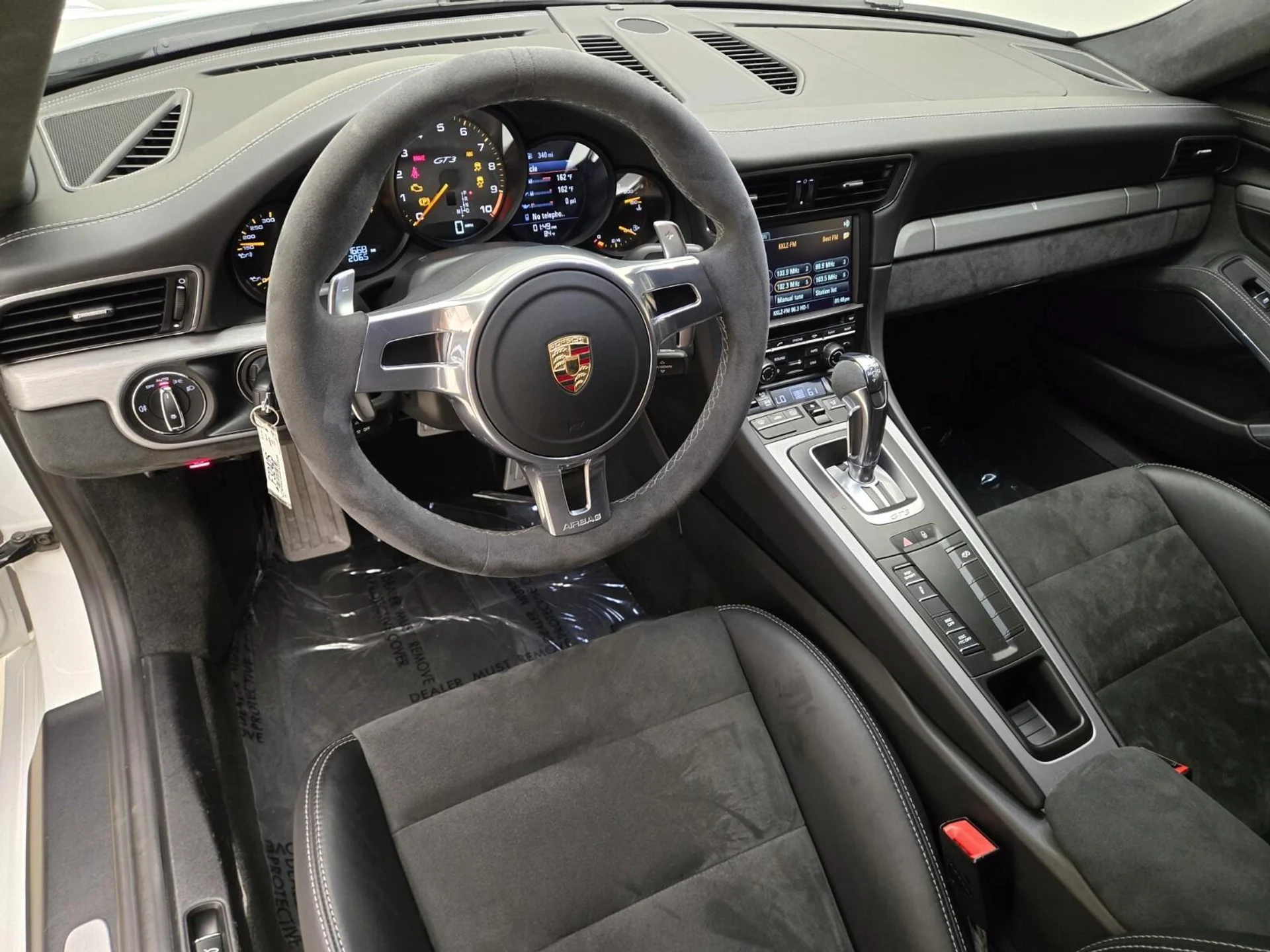 mph018_2745563231_Used_2015_Porsche_911_GT_3_1756192115_ab436a9df1