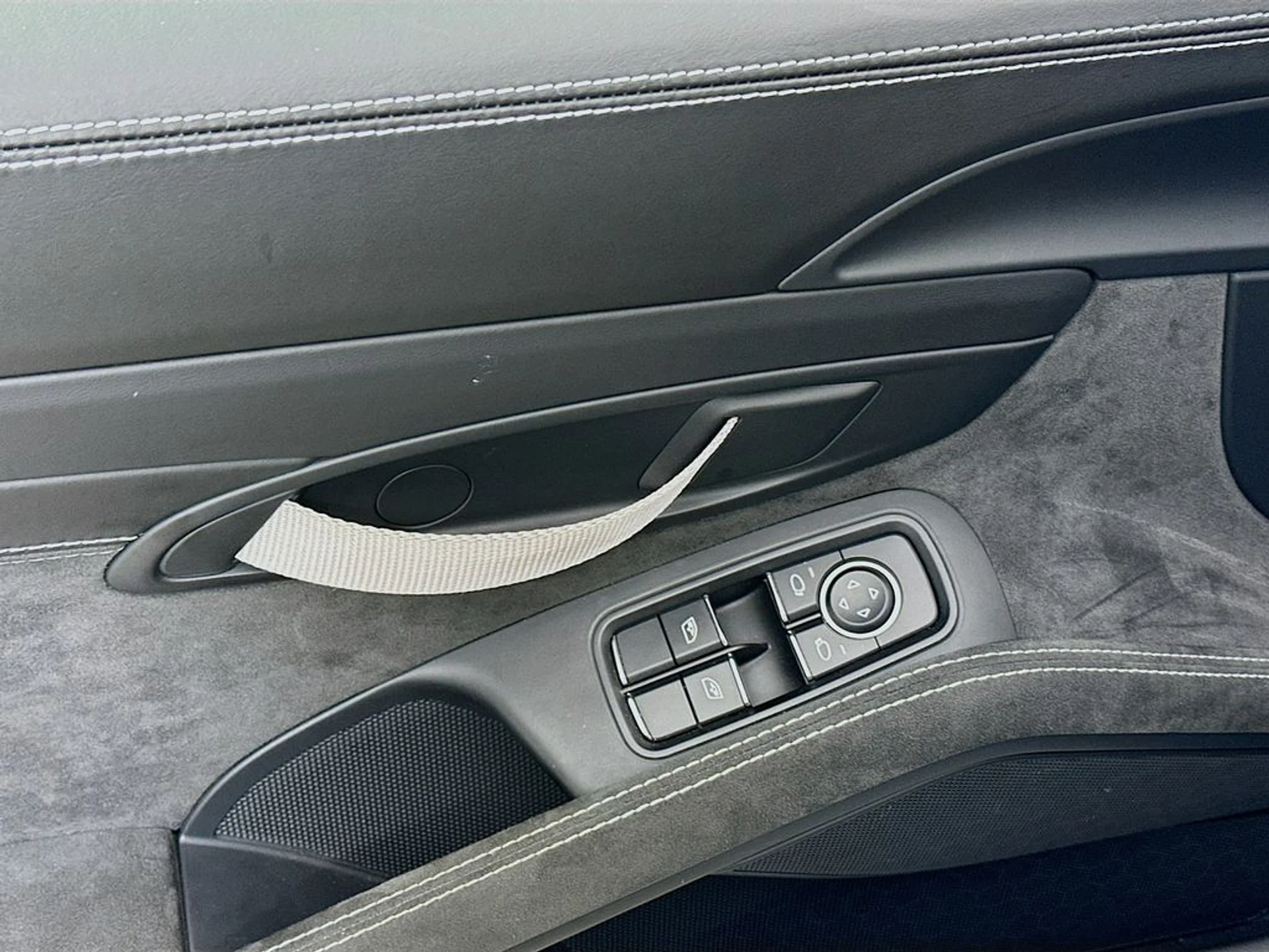 mph018_2761521652_2f81c605a6313d4ebd3b7cf8648c0006x_ff28c8406d