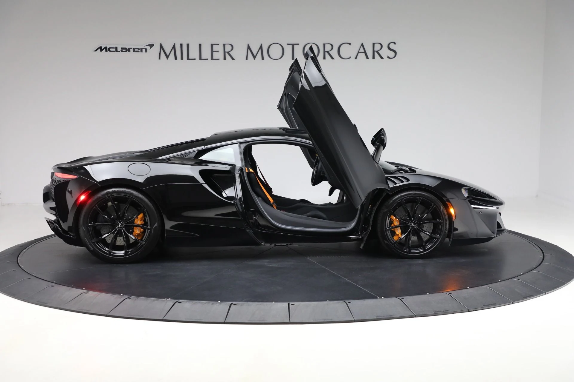 mph018_276990015_Used_2023_Mc_Laren_Artura_fbdebfb548