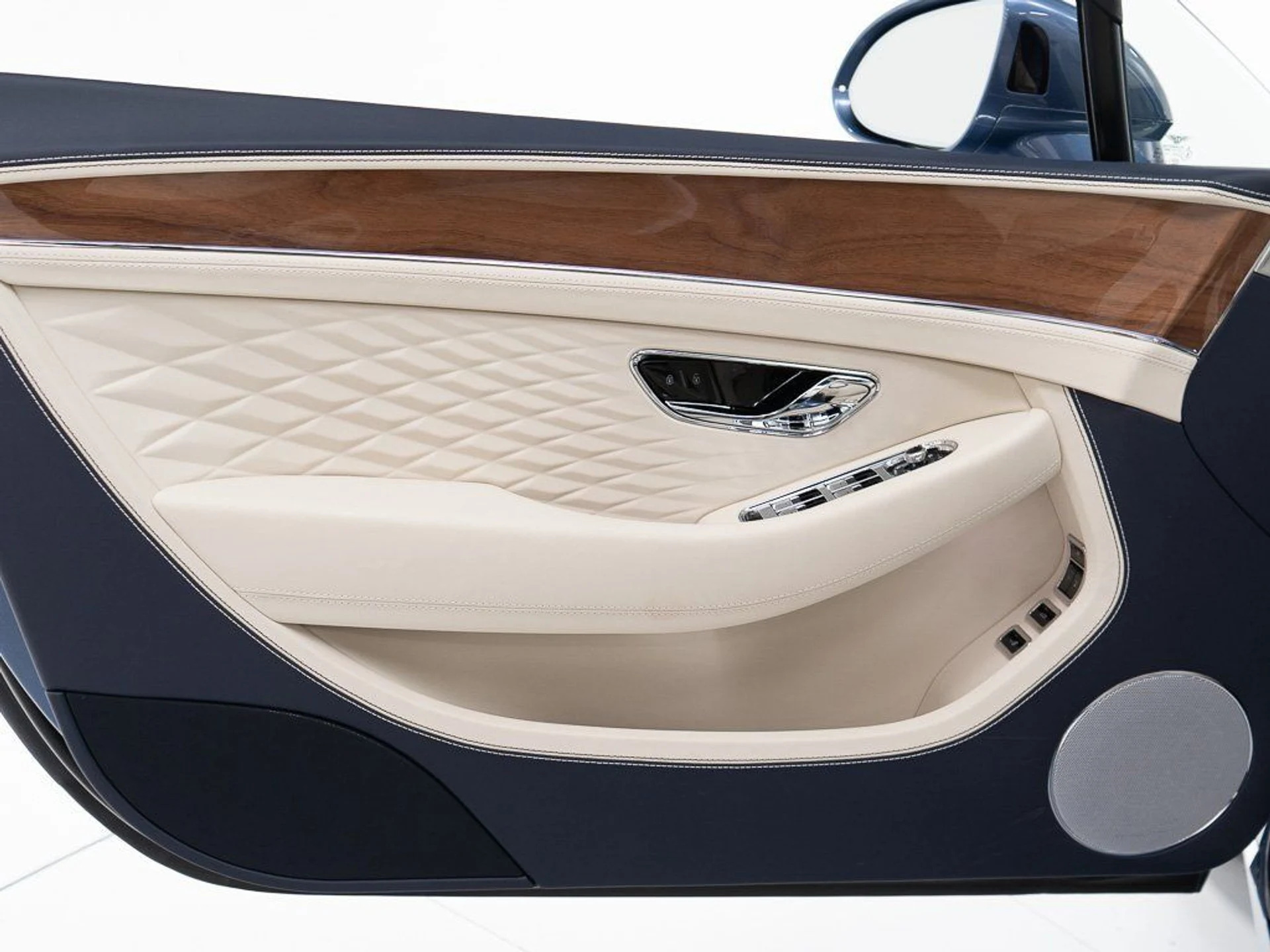 mph018_2778556327_90d8f10cb105b318ef4c026d14f0a69f_7c2d4405d4