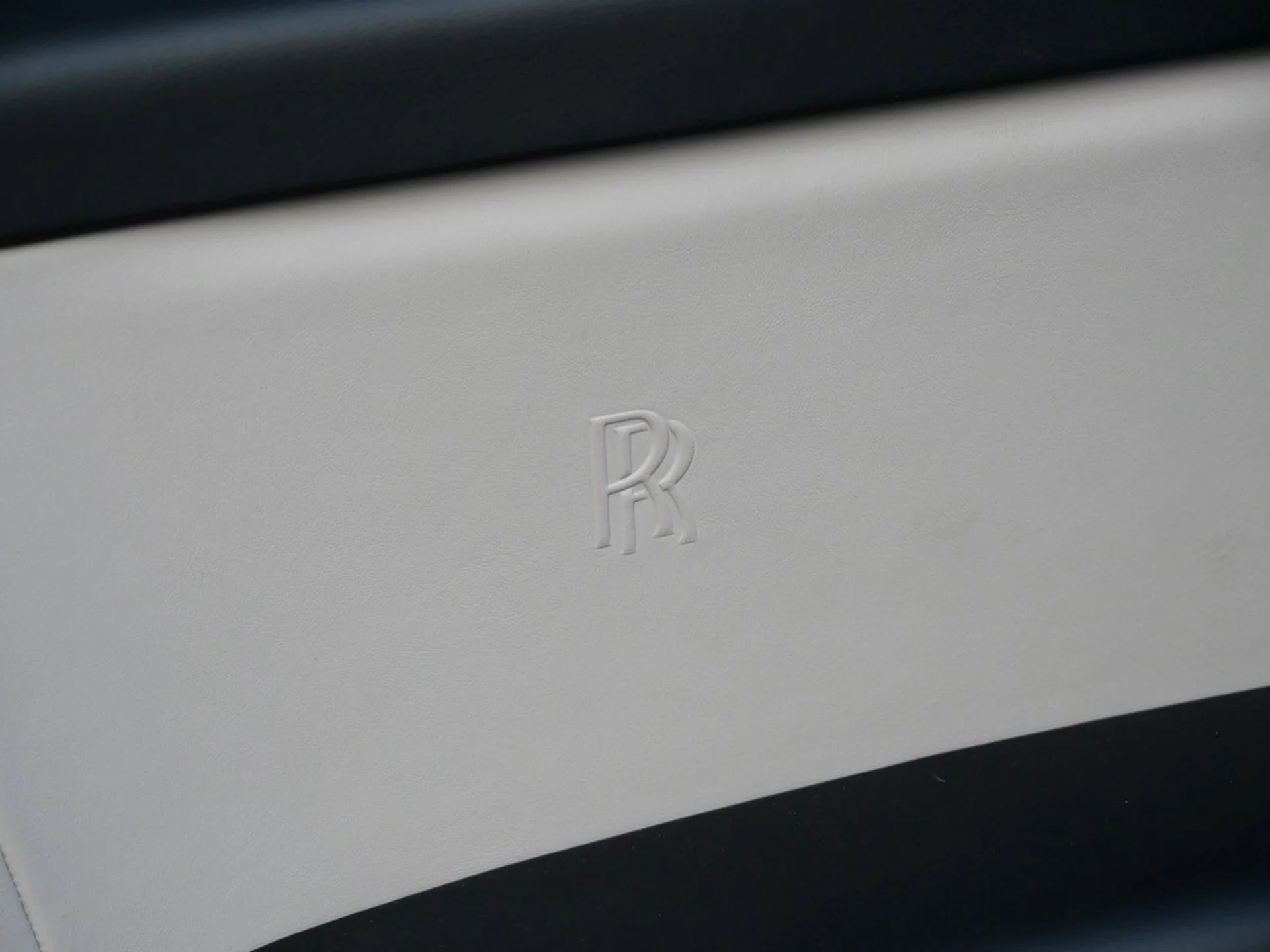 mph018_2787026513_0939b02ba28d0f6c2194e24a1545cc3ax_dcee9f8488