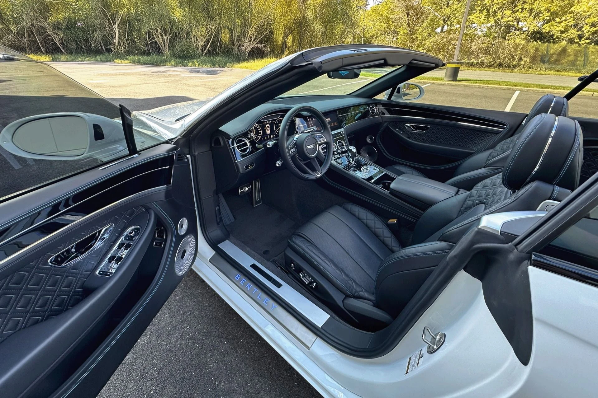 mph018_2788243468_Used_2022_Bentley_Continental_GTC_V8_1760707478_d92e6dc3e4