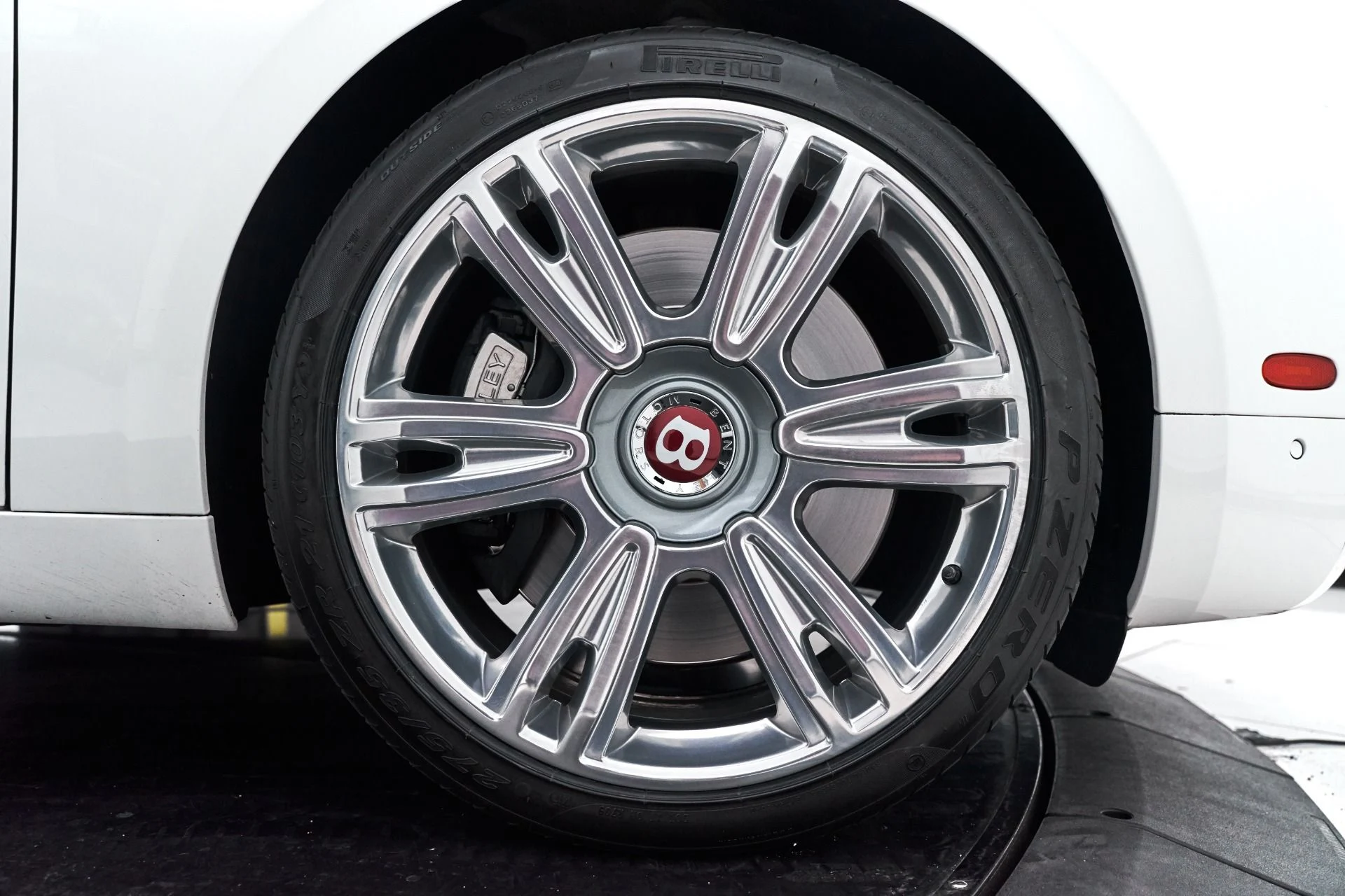 mph018_278895304_Used_2015_Bentley_Flying_Spur_V8_1615575338_e5b814c0d8