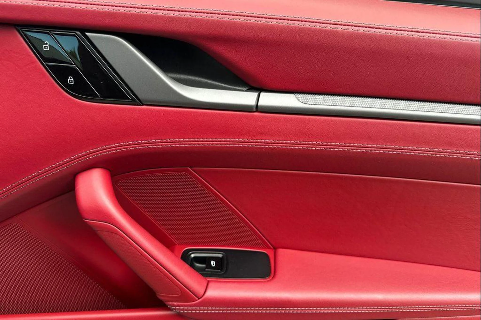 mph018_2792810536_5zuekp_ZH_7kx_Ji_WH_Qsw_UC_Ze_Ol_HF_8_f307889191