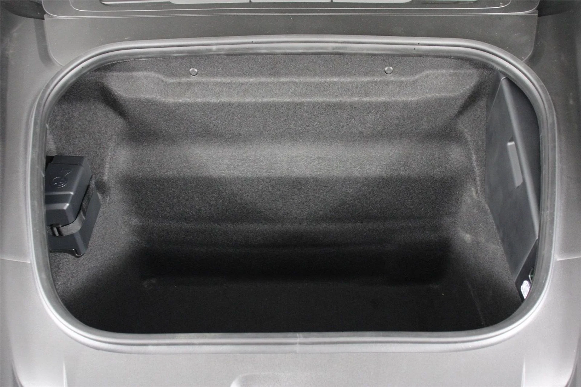 mph018_2797292242_1a9a17d59f1266320b5d8ff38160839f_9781955eed