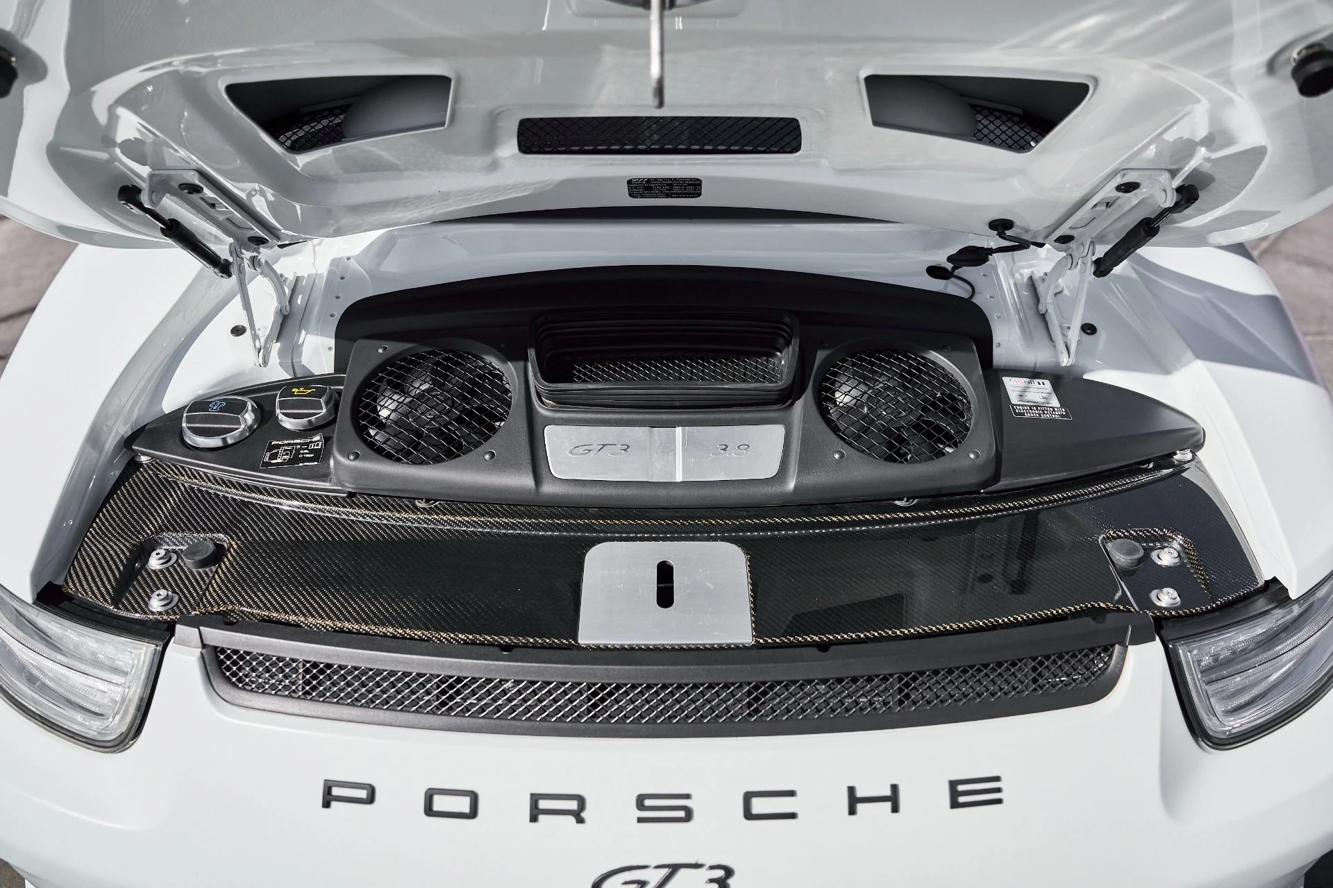 mph018_2805393833_Used_2015_Porsche_911_GT_3_1771890195_0b36afcc09