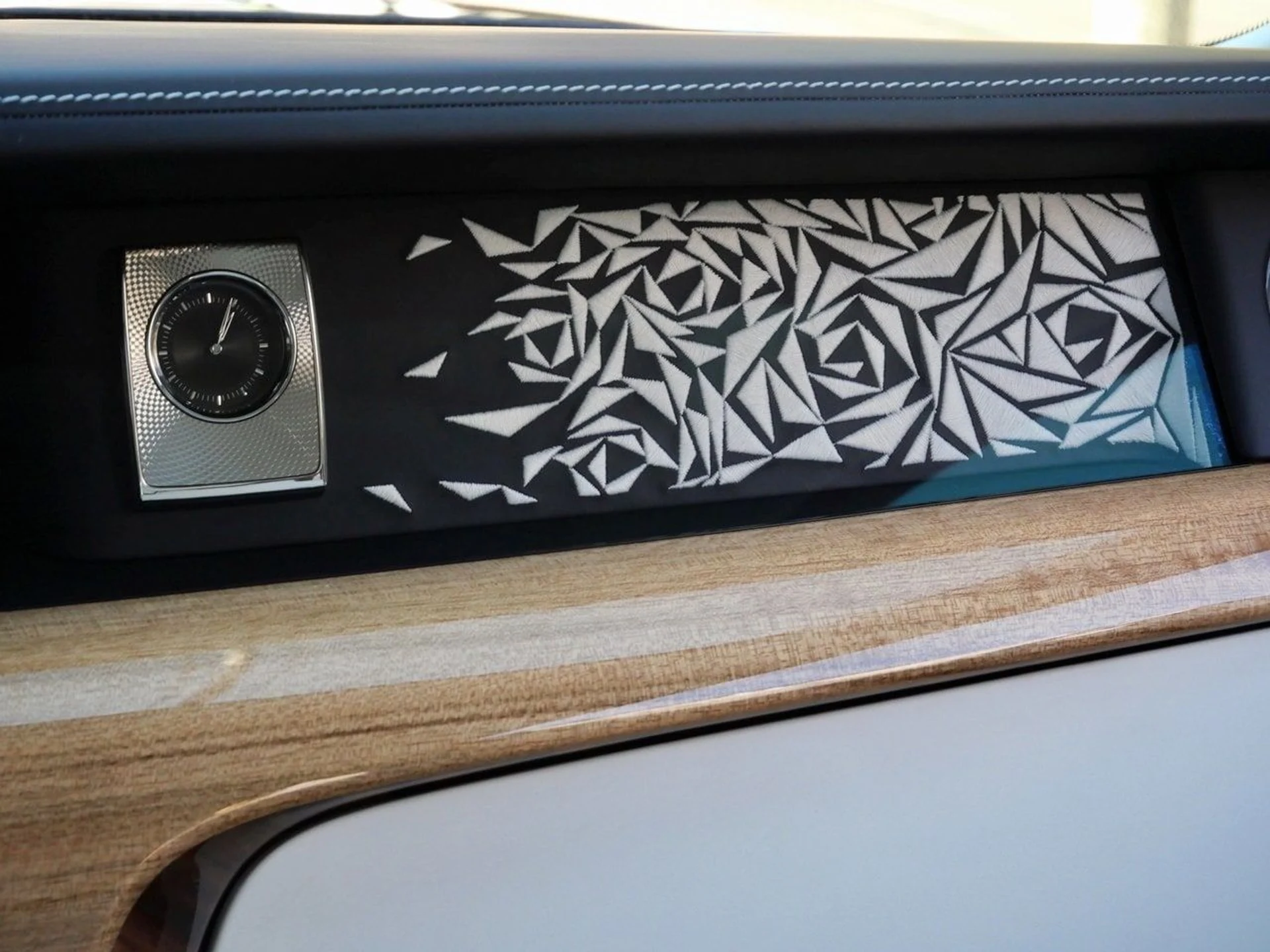 mph018_2806946290_bef6a6962f421b00d884f05142500958x_e4be668721