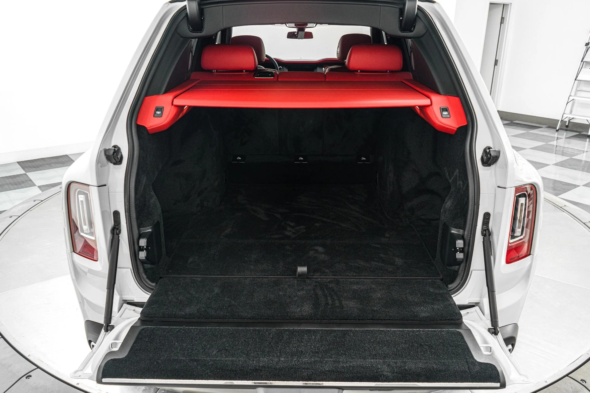 mph018_281221626_Used_2024_Rolls_Royce_Cullinan_Shooting_Star_Headliner_Picnic_Tables_Low_Miles_1772230993_313297fcd2