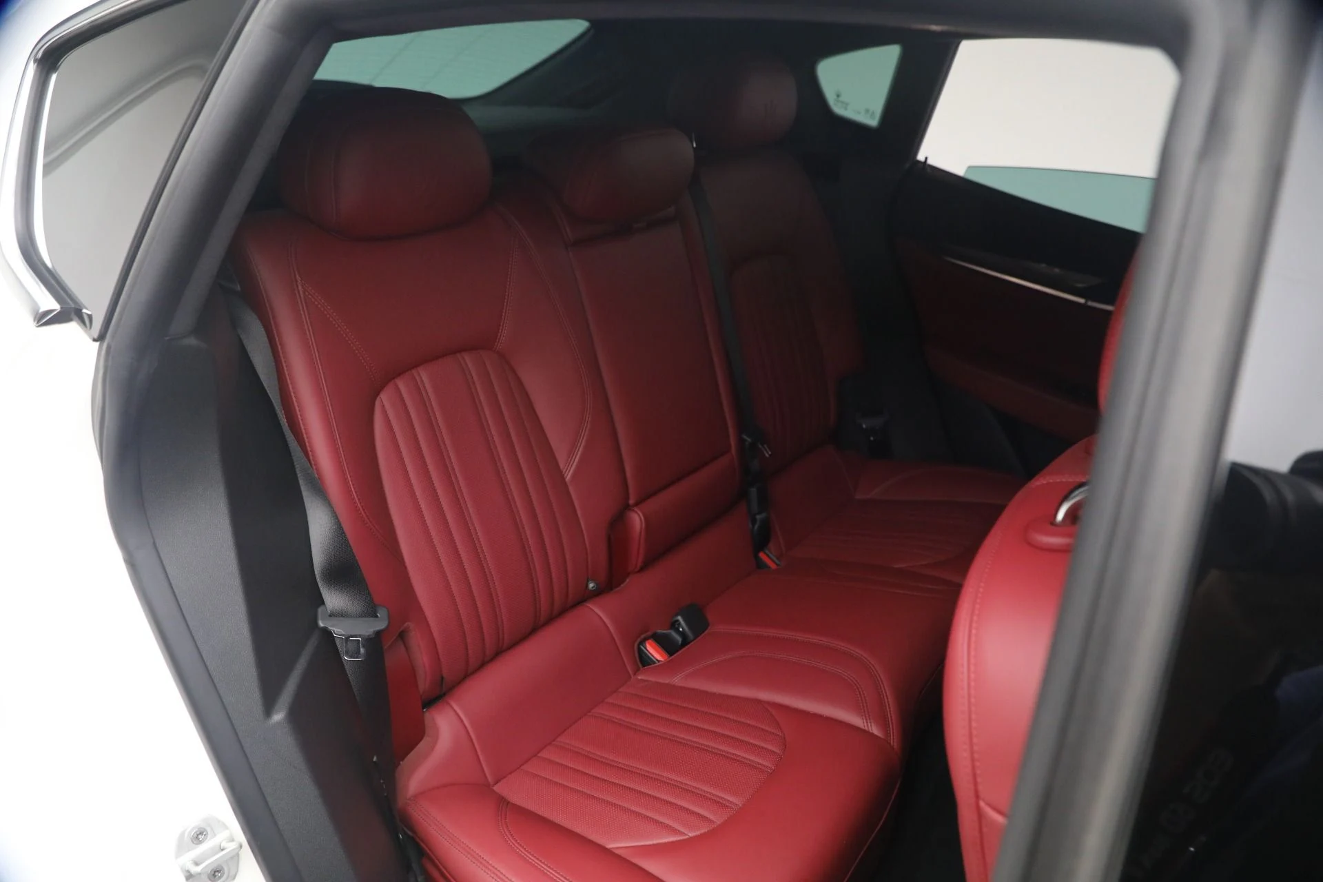 mph018_2815592440_Used_2023_Maserati_Levante_GT_1788557801_daed230bb7