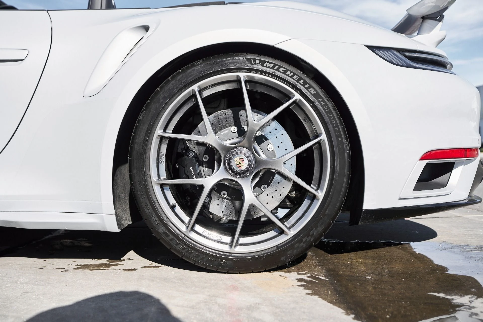 mph018_2815764153_Used_2023_Porsche_911_Turbo_S_1763676469_2adc166371