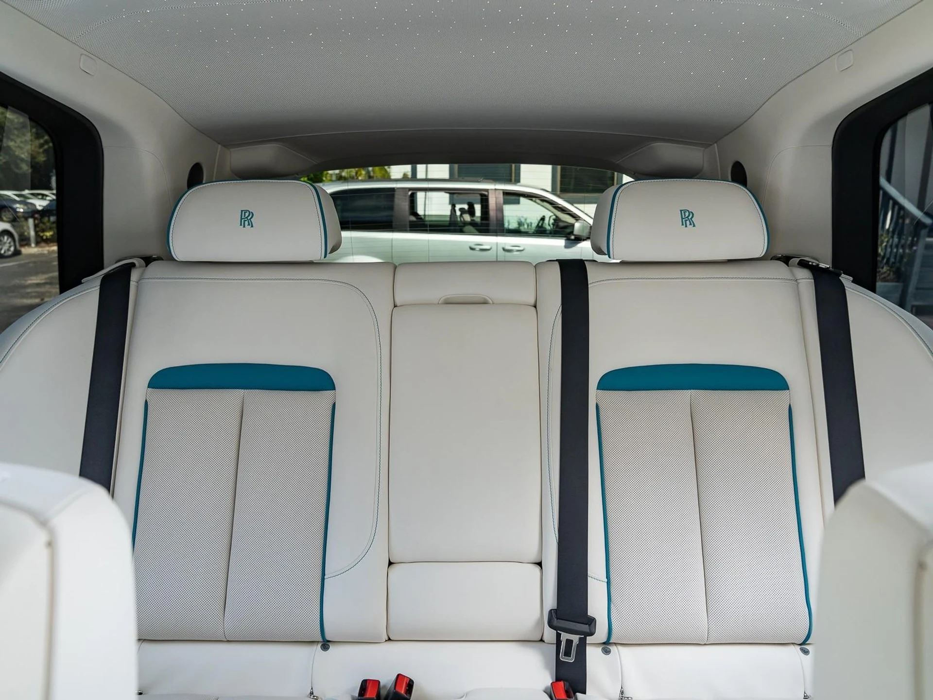 mph018_2822805075_Used_2023_Rolls_Royce_Cullinan_1761685671_eb54b99167