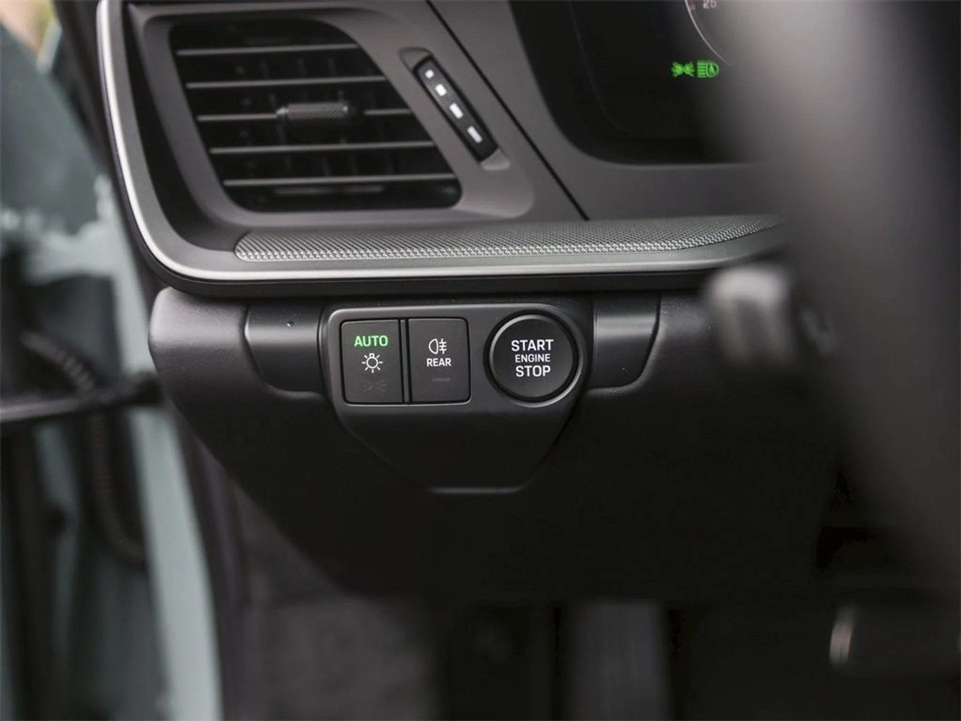 mph018_282350071_v3m_U1_Gxai2_E_Mez_AC_0_Rq8_Pyb_XZJM_6583e44717