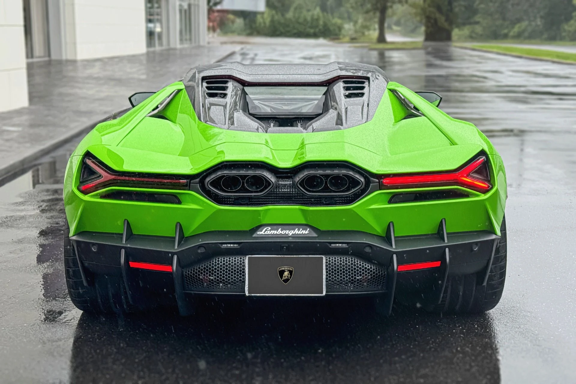 mph018_2825223393_Used_2025_Lamborghini_Revuelto_1755791055_a155fa9417