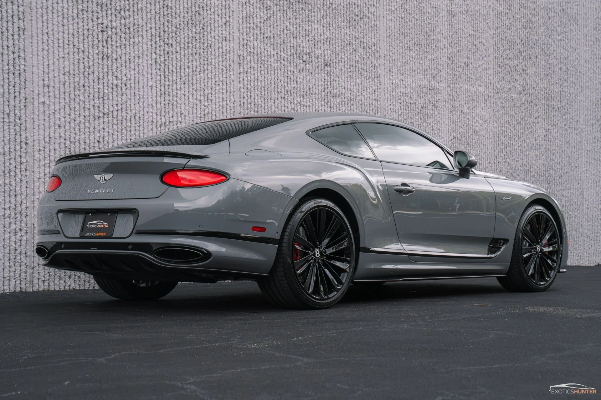 mph018_282824943_Used_2022_Bentley_Continental_GT_Speed_in_Camrian_Grey_w_Factory_Carbon_Kit_Rotating_Display_1762295522_de3853912f