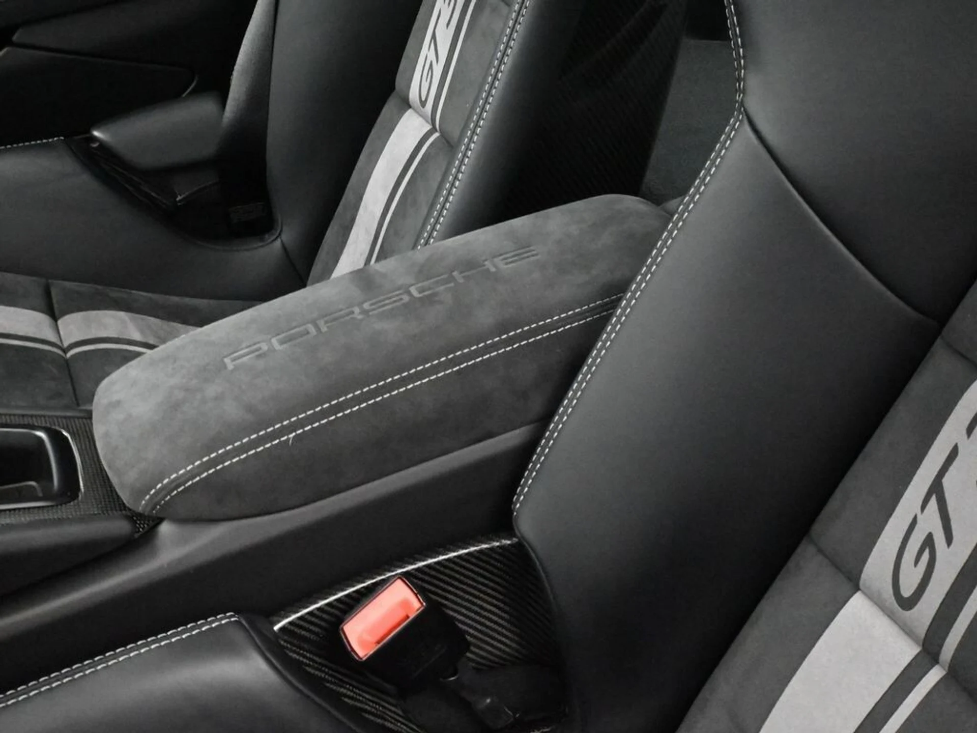 mph018_2831510253_3825a8294804c07969bc89fcdd8b44a6x_ffdc06b491