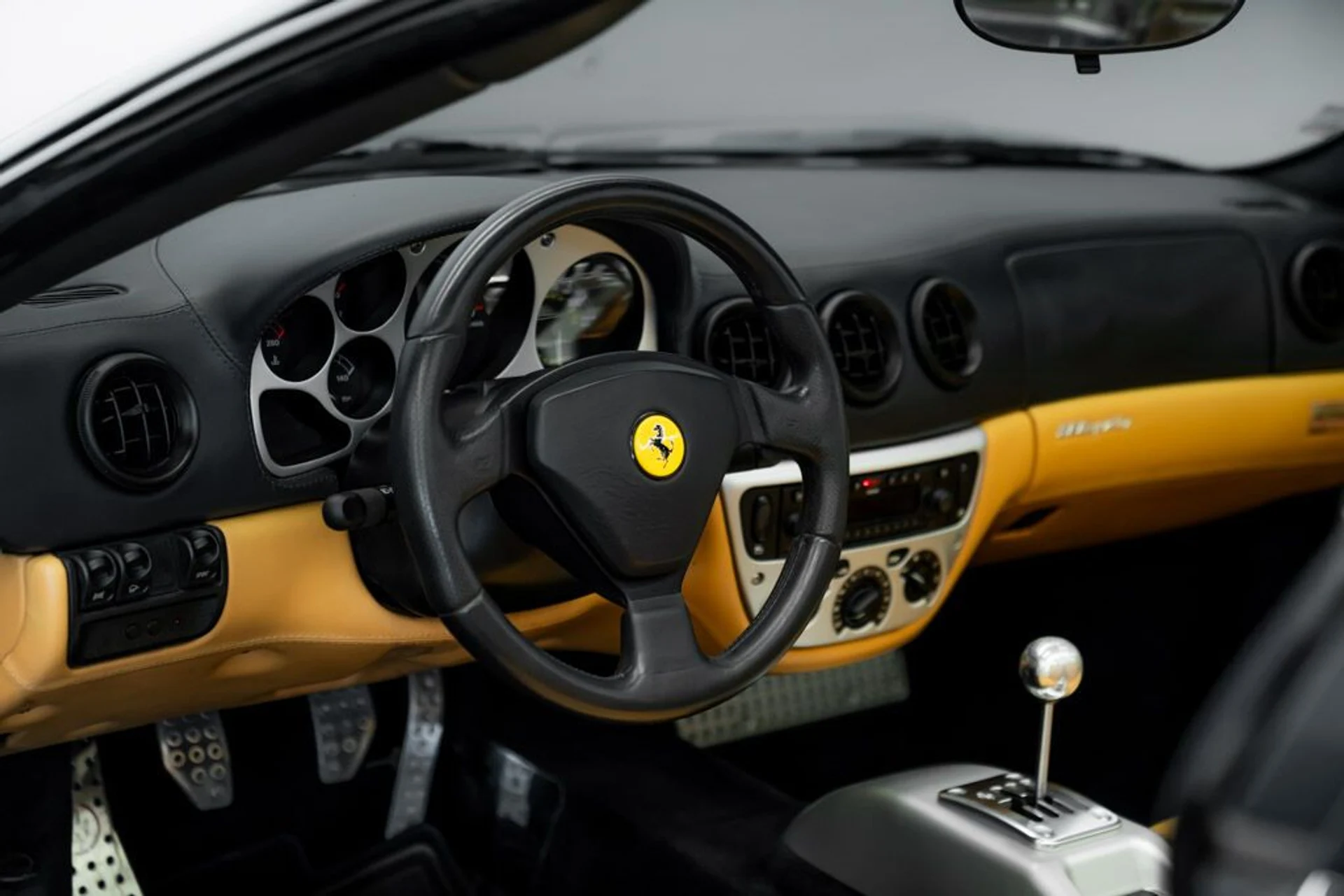 mph018_2831732949_ferrari_360_2004_jpg_v_1773863537_3e22c5603e