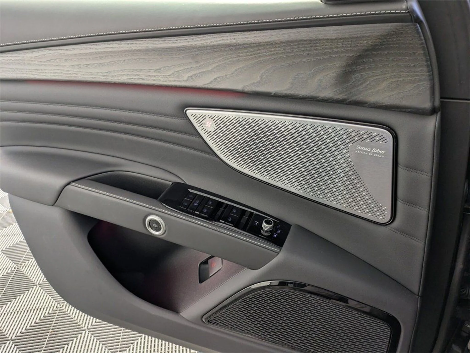 mph018_2831736765_58988e4a7b30260f063e453601d968b1_26d7c65da8