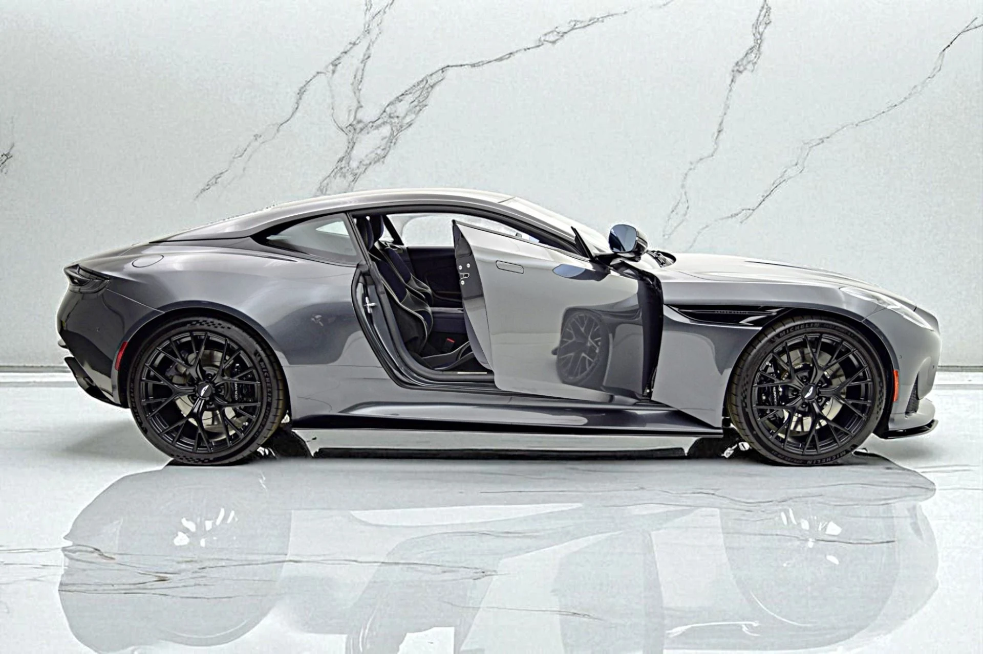 mph018_2841887771_Used_2024_Aston_Martin_DB_12_Coupe_cded8045e3