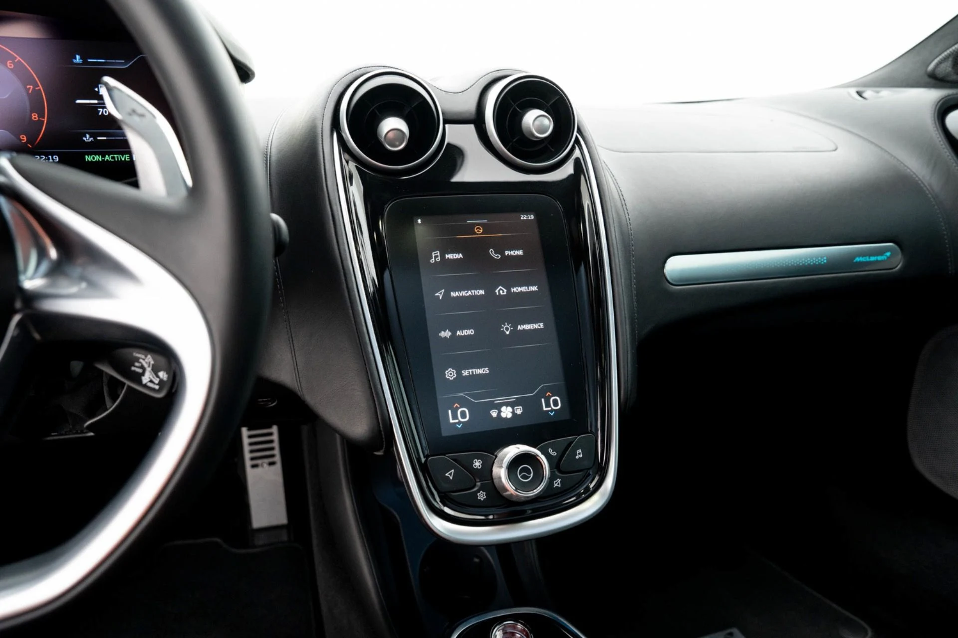 mph018_2842001551_Used_2023_Mc_Laren_GT_1774627645_ee60b83a1c