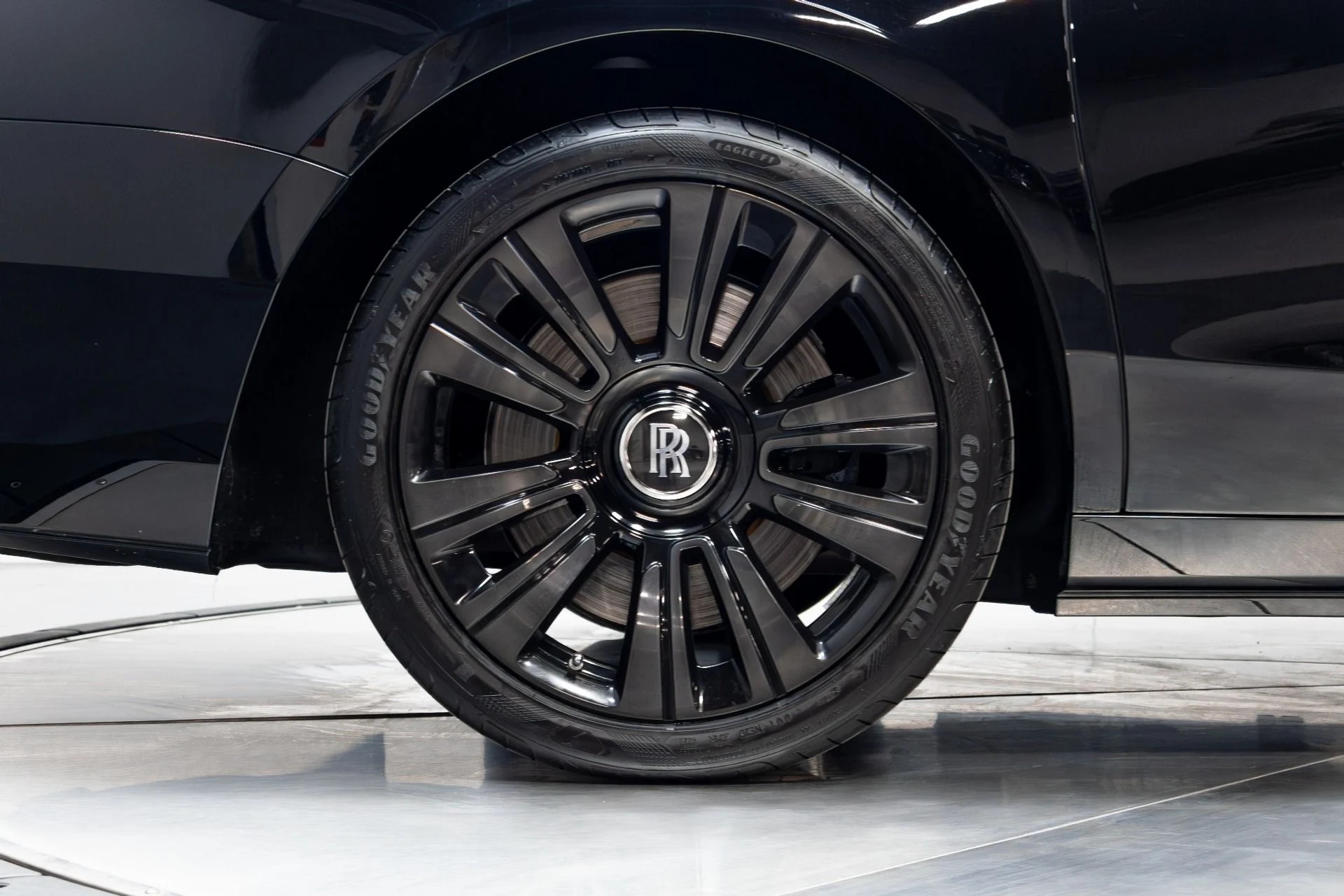 mph018_2845522402_Used_2022_Rolls_Royce_Ghost_1776785010_c89960f572