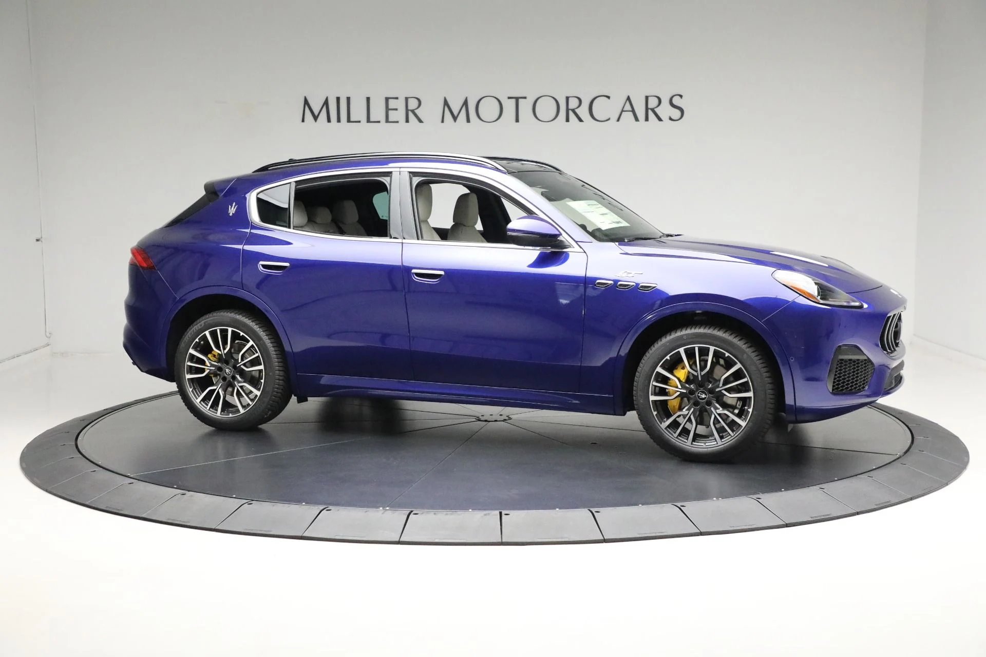 mph018_2855328248_New_2024_Maserati_Grecale_GT_ad9c2d5be9