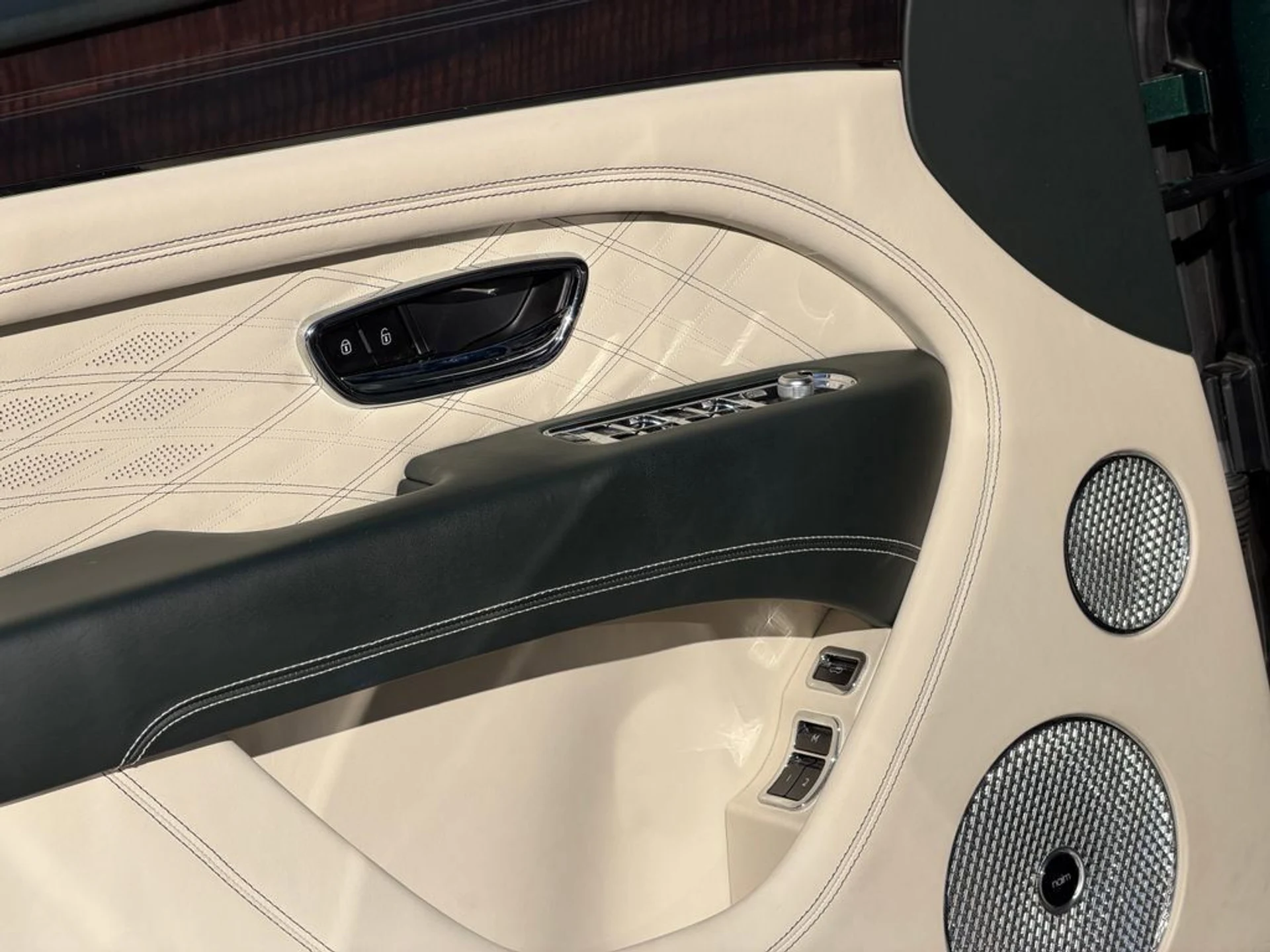 mph018_2863740005_a83037282d8a4d4eb73e6987c7c4f723_e6e647cc0d