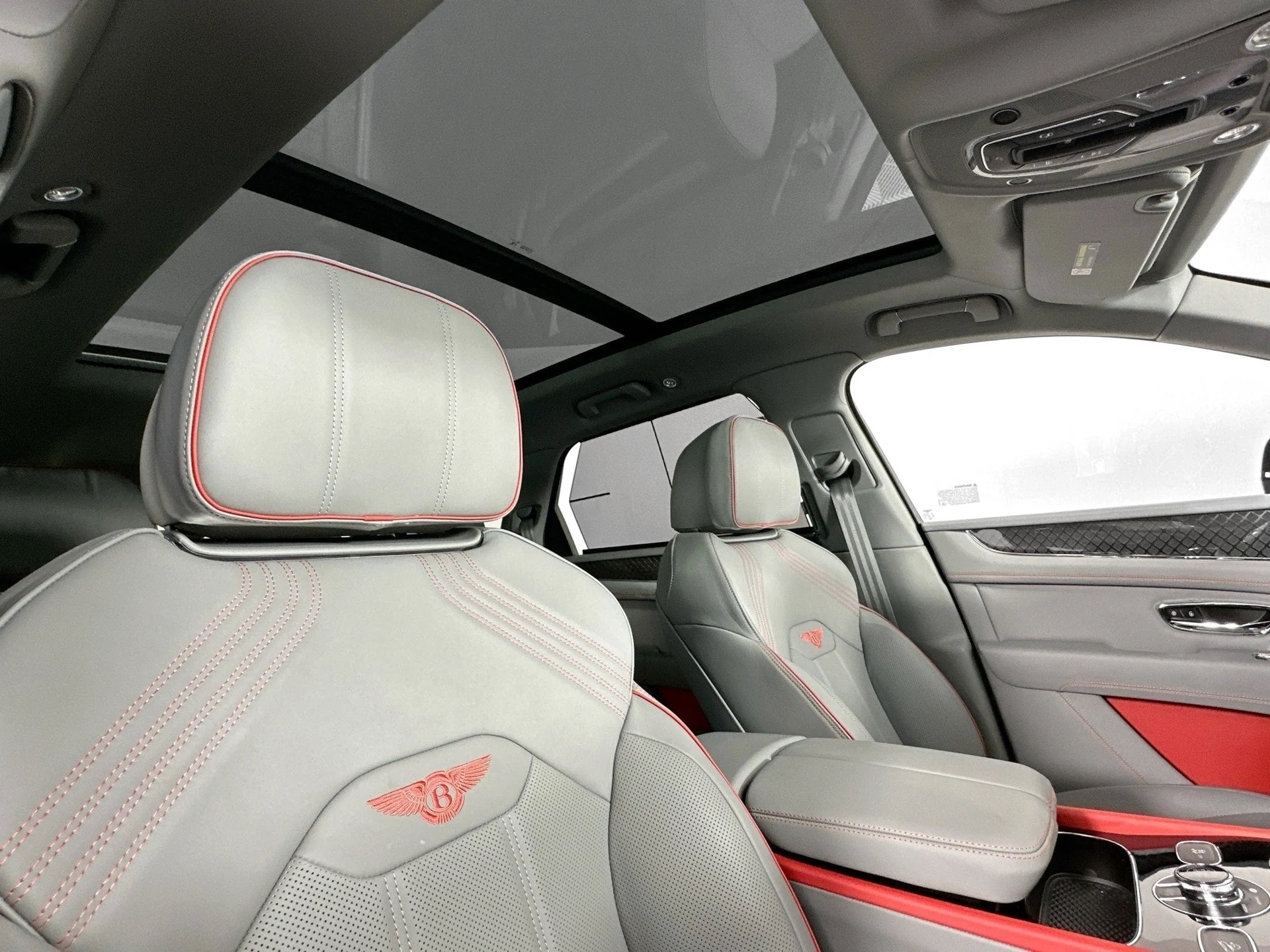 mph018_2866514526_19_5d78d7b6bf