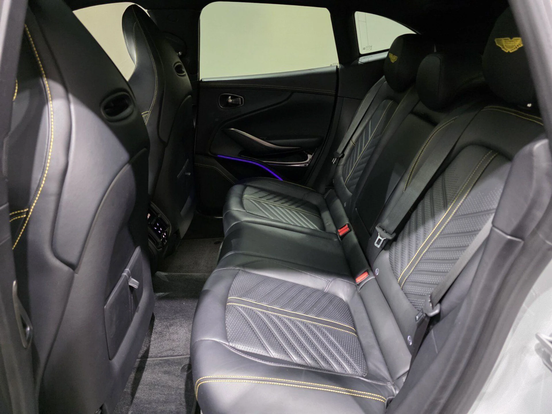 mph018_2868817564_75e895a2f8fdccb04bfe8ba47e16ee08_7309676072