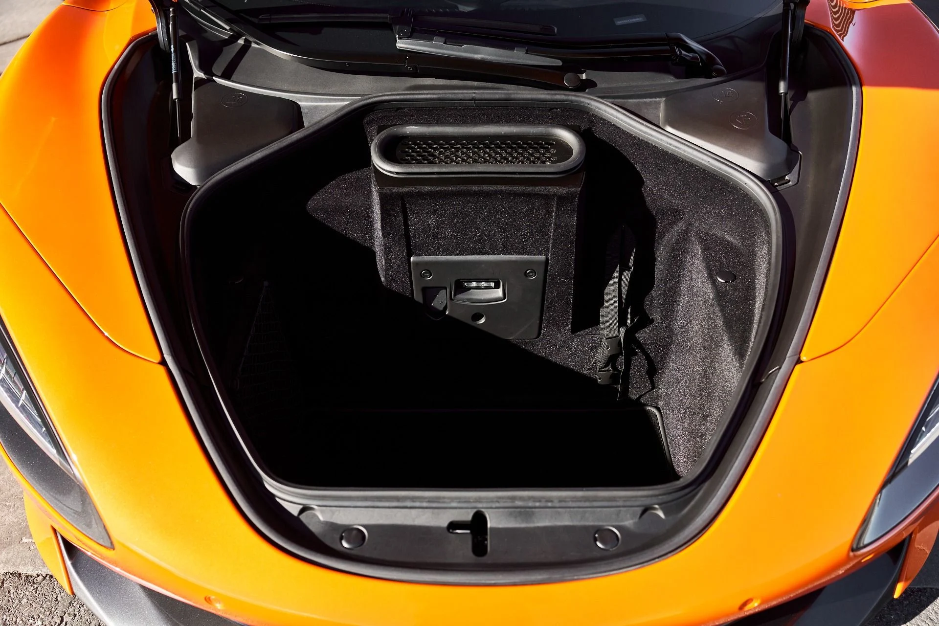 mph018_2872862694_Used_2018_Mc_Laren_720_S_Performance_1764955118_c319e6e122