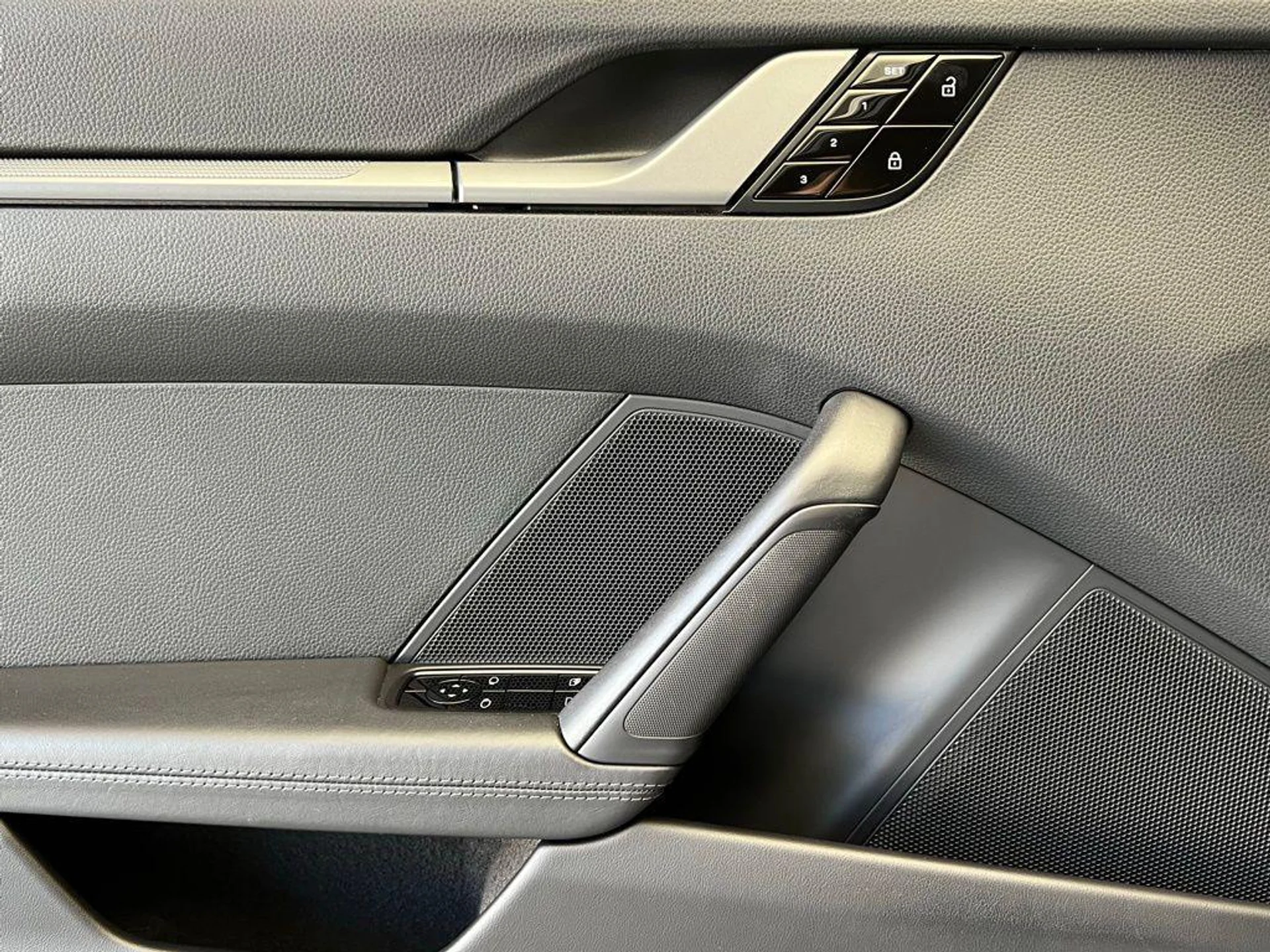 mph018_2876294825_TR_Evdq_G_Ba_WB_Wh560zs_Kz_N7umu_Y4_dc8bcd2133