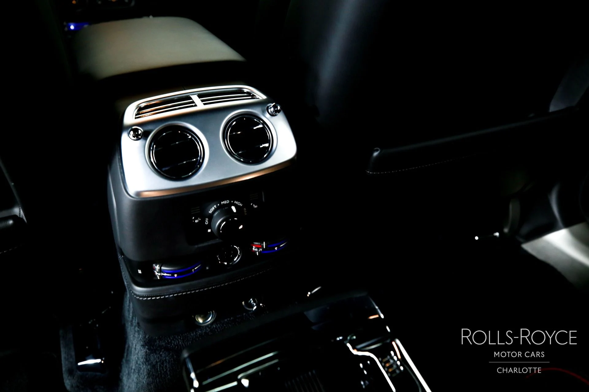 mph018_2876515131_Used_2019_Rolls_Royce_Ghost_1769449572_755ba68389