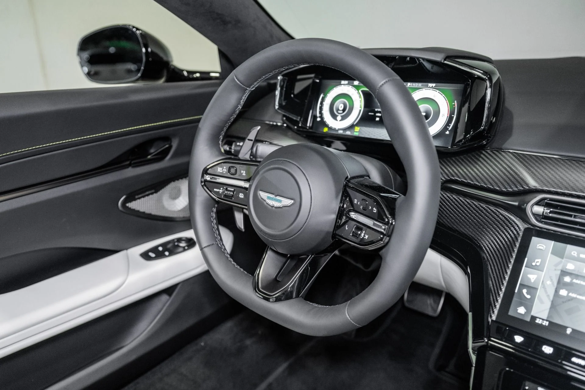 mph018_2879601888_New_2026_Aston_Martin_Vantage_S_Roadster_1780941042_52f078614f