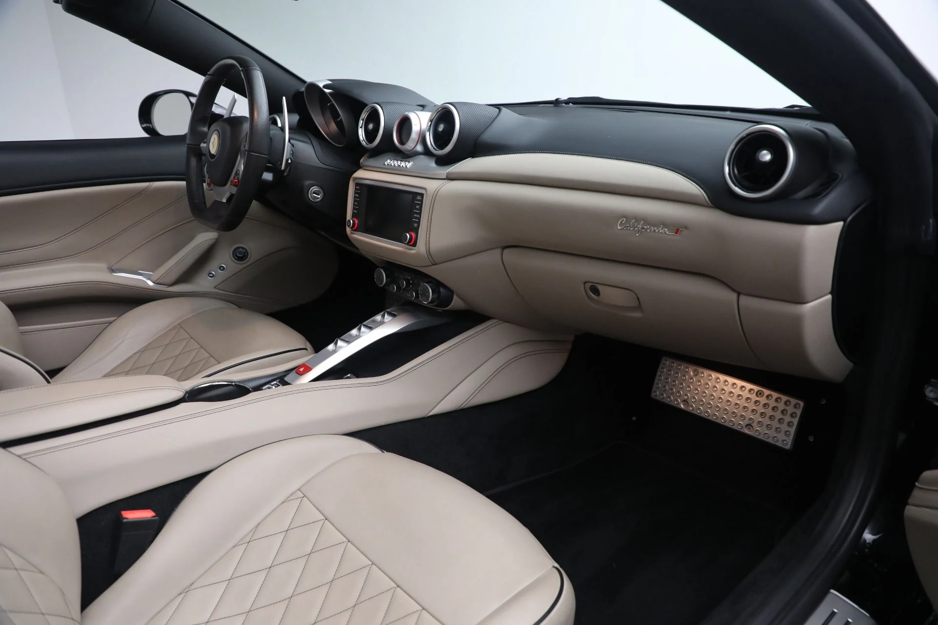 mph018_2888662065_Used_2016_Ferrari_California_T_1749504265_b3b5205b33