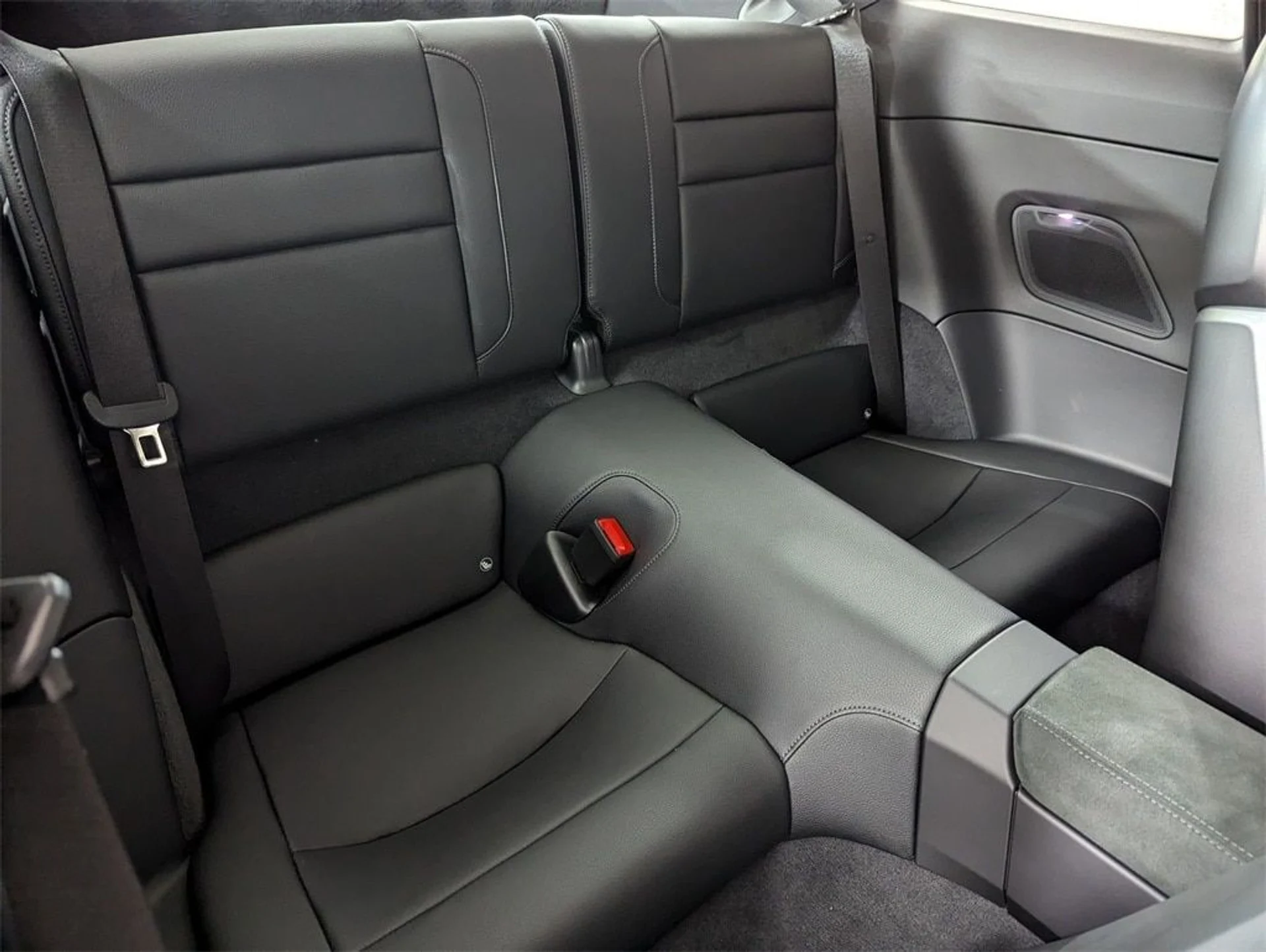 mph018_2893723734_cc5507db8c8b4fcf1a3f87e6c610a869x_0afc5ab5b2