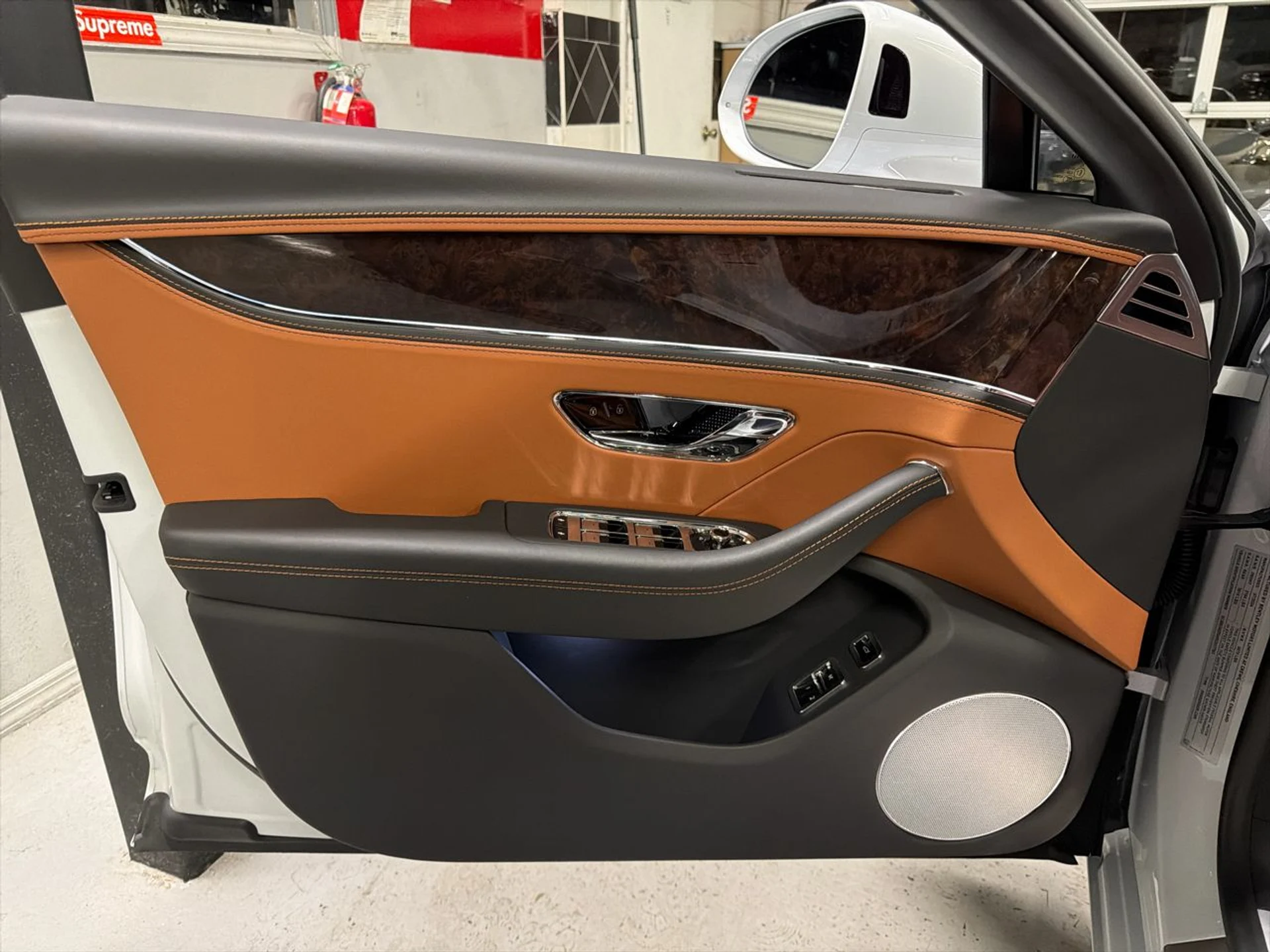 mph018_2895570079_639057400372044510_82593416ec