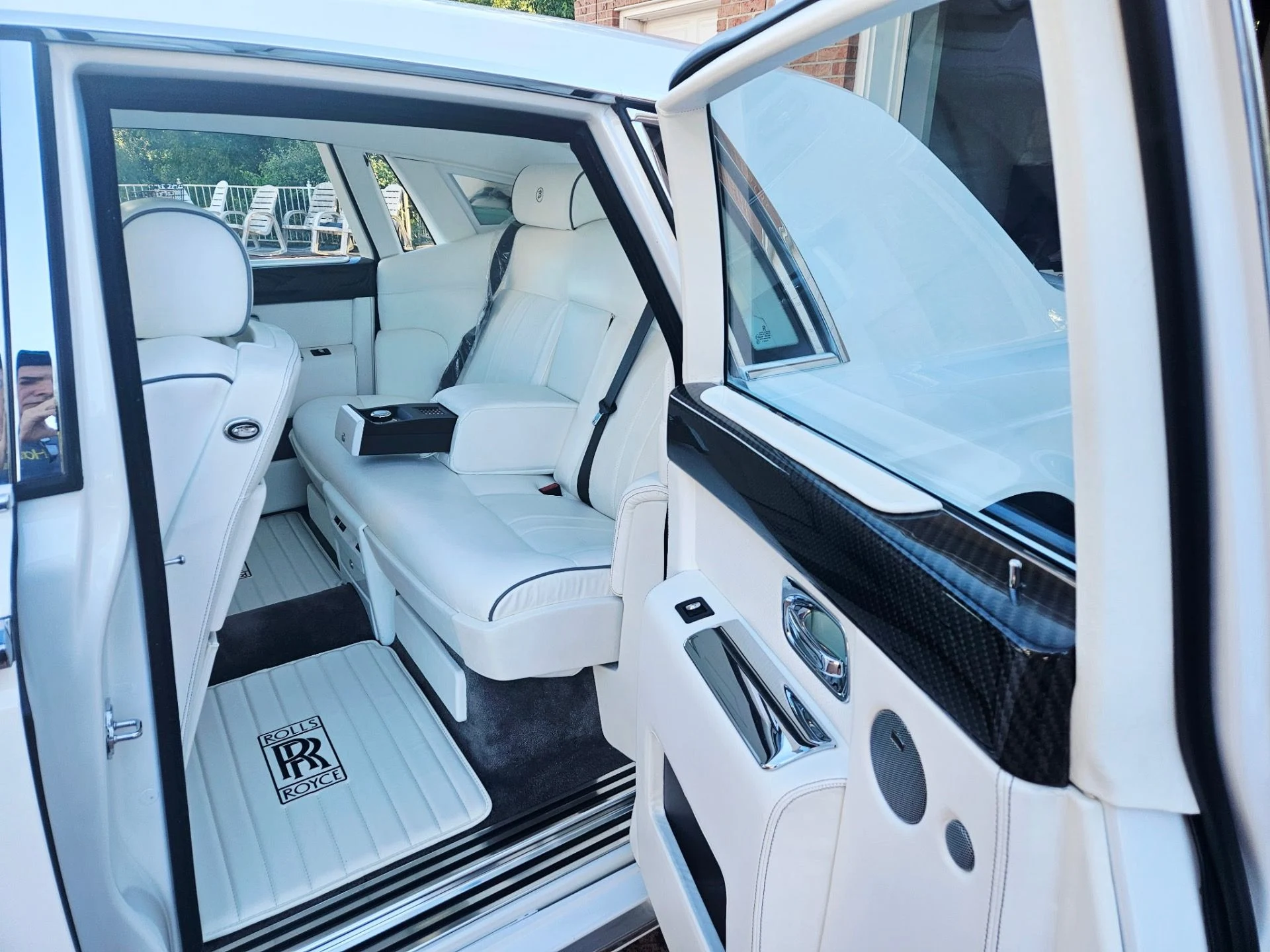 mph018_289647918_Used_2007_Rolls_Royce_Phantom_1782166854_e669aa406e