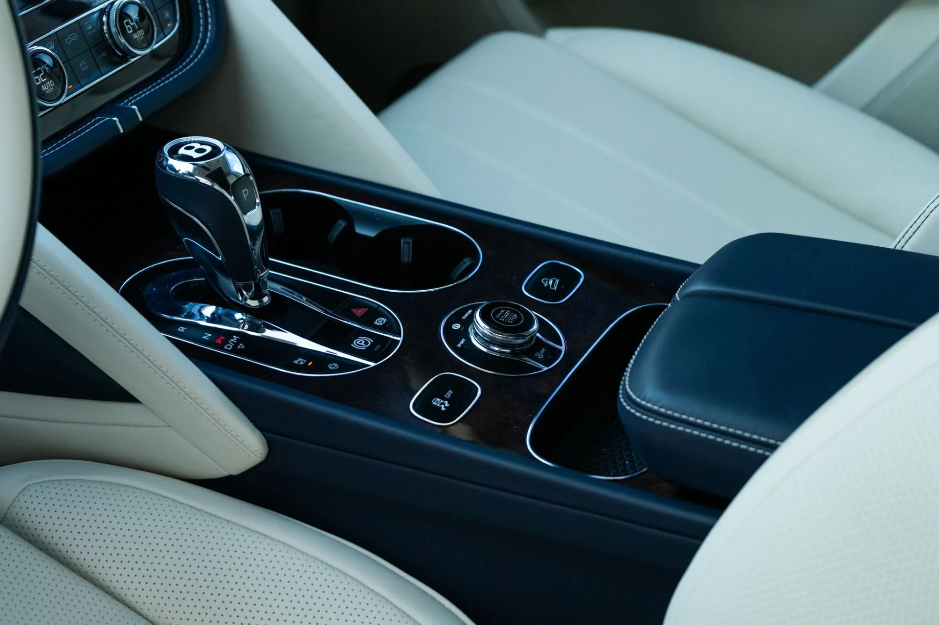 mph018_2914937777_Used_2024_Bentley_Bentayga_V8_1761672305_8238d8b5e4