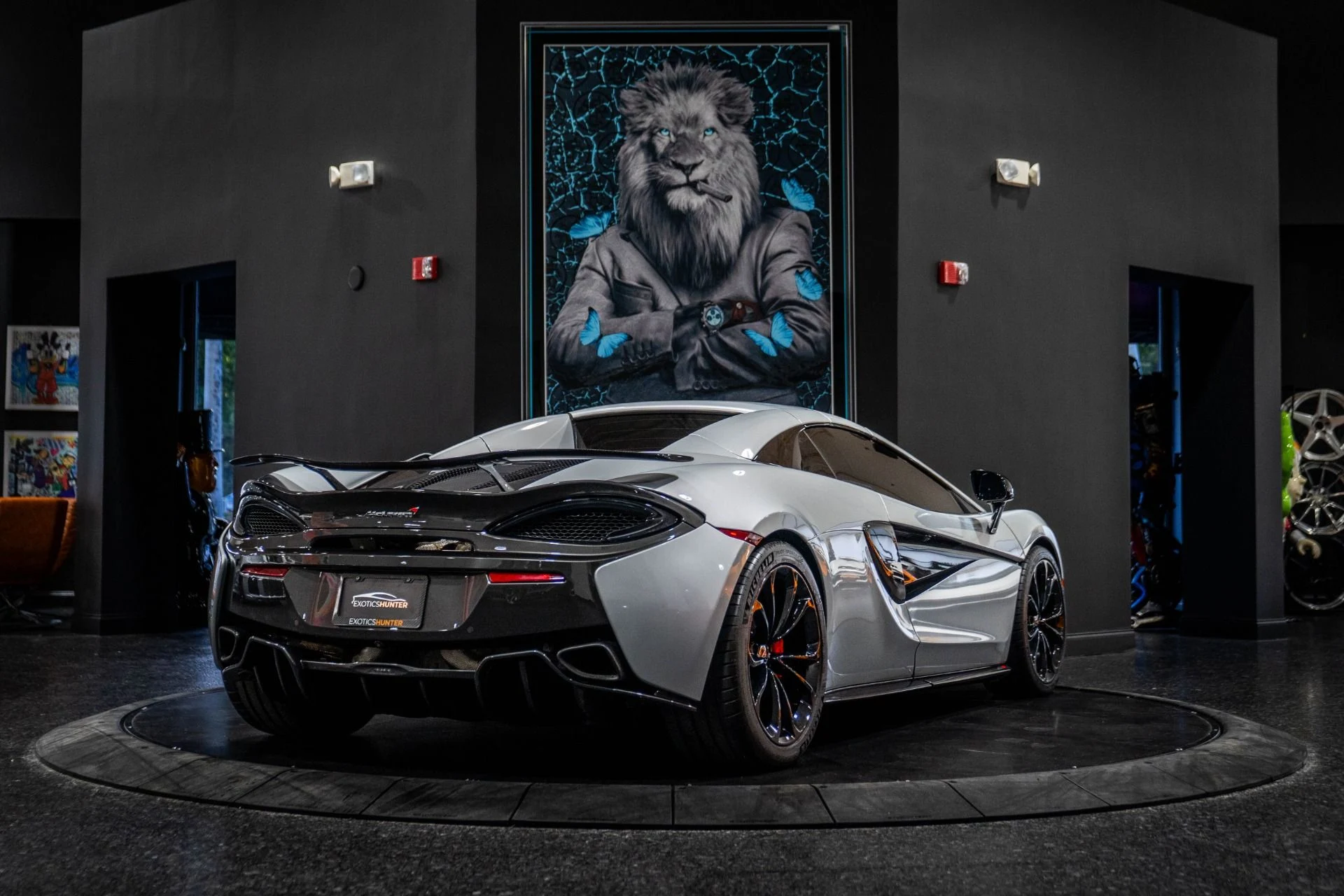 mph018_2915096462_Used_2018_Mc_Laren_570_S_Spider_Loaded_Spec_Larini_exhaust_1765511070_1dbbba0e95