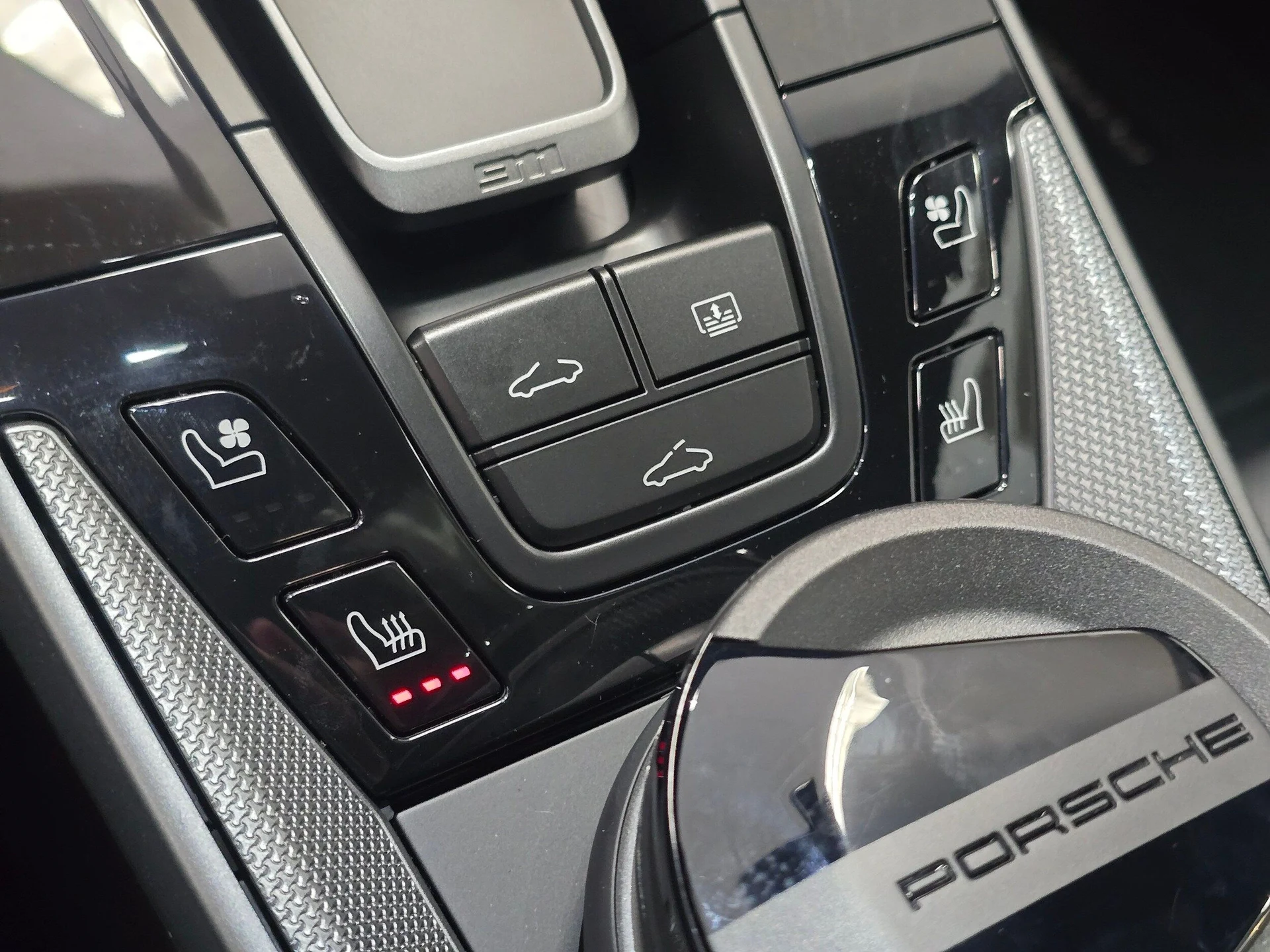 mph018_2916585033_0e21f236a05766993d373eef5f3f18c1x_e77d795a21