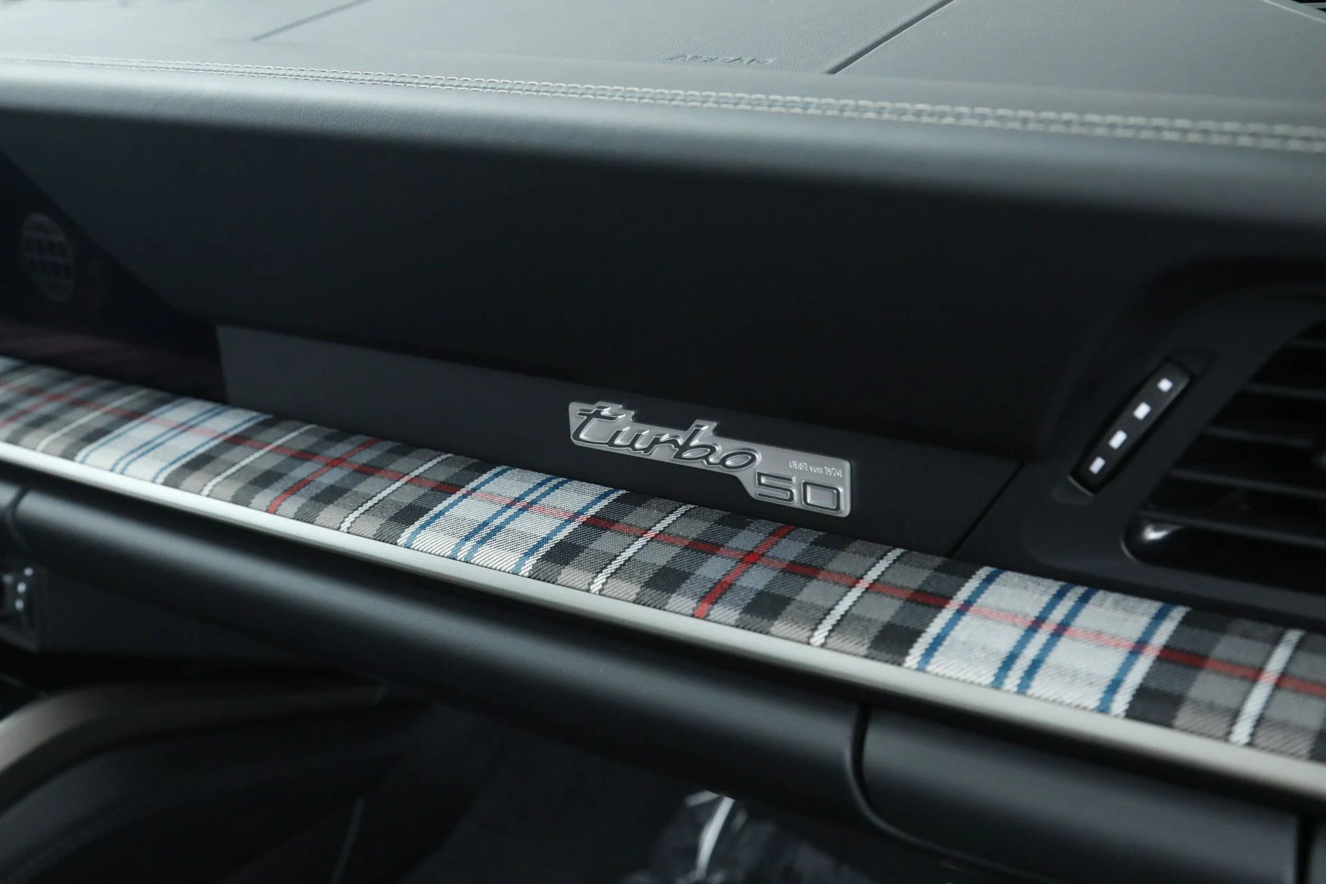 mph018_2917147258_2b1f14a21e8969b57686f7552cdf736a_0258997da6