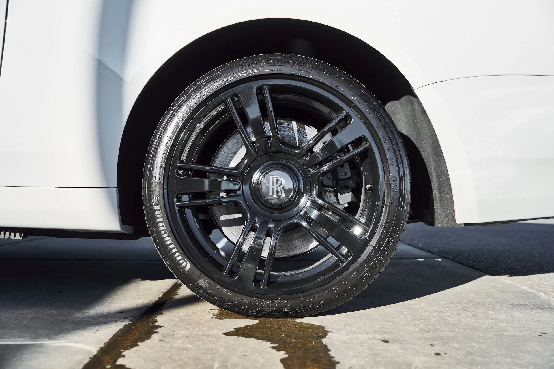 mph018_2920241616_Used_2015_Rolls_Royce_Wraith_Base_1767063494_8f2827995b