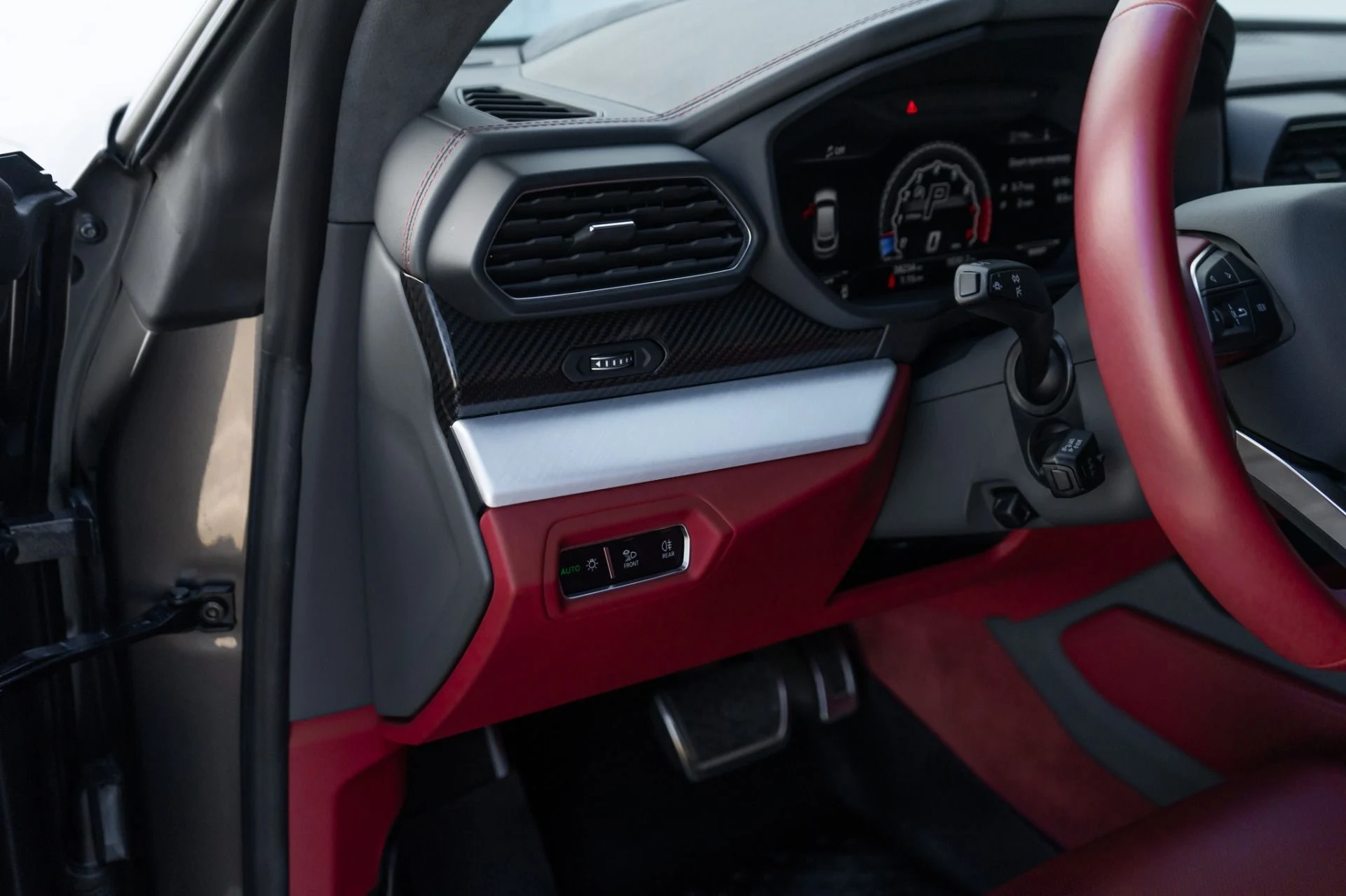 mph018_2922020080_Used_2021_Lamborghini_Urus_1768598799_54cc3051f4