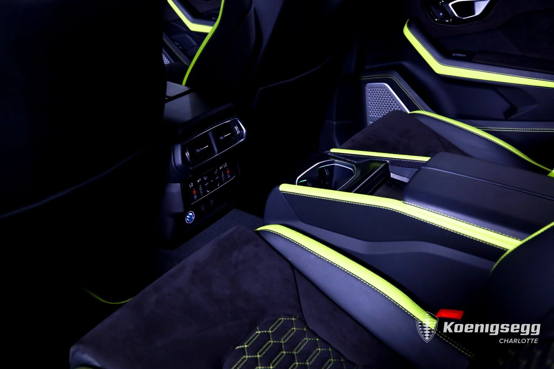 mph018_2924829623_Used_2022_Lamborghini_Urus_GRAPHITE_CAPSULE_1761055774_8346549225