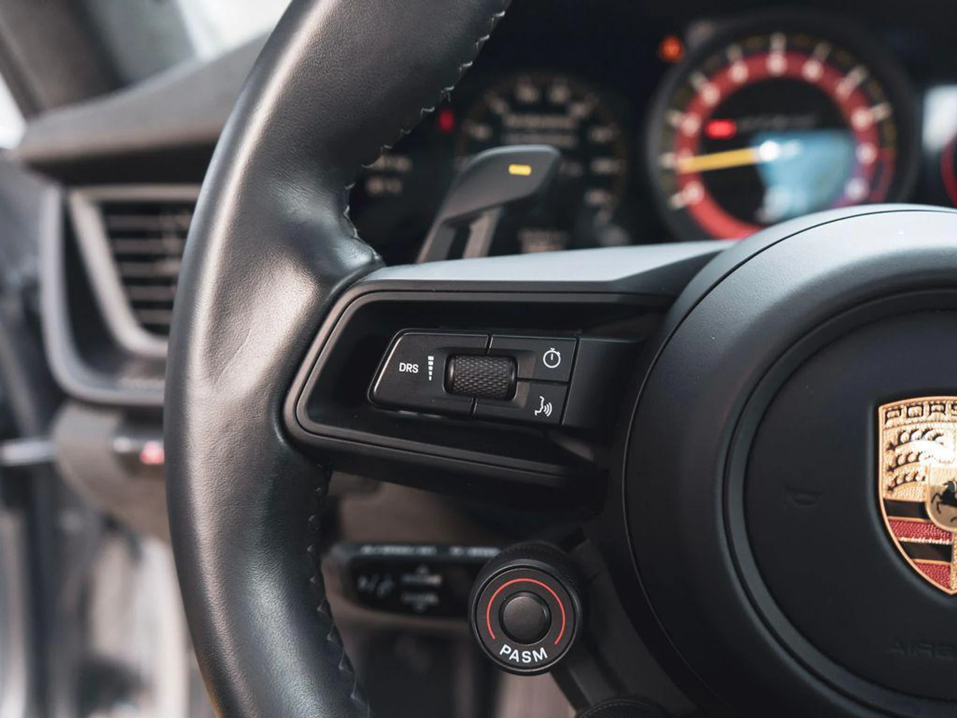 mph018_2932802045_N0_H_Rwl_IZZ_Woxi_Jb_Vl_Xi_C_Ay_G_Fz_Hs_de834657ec