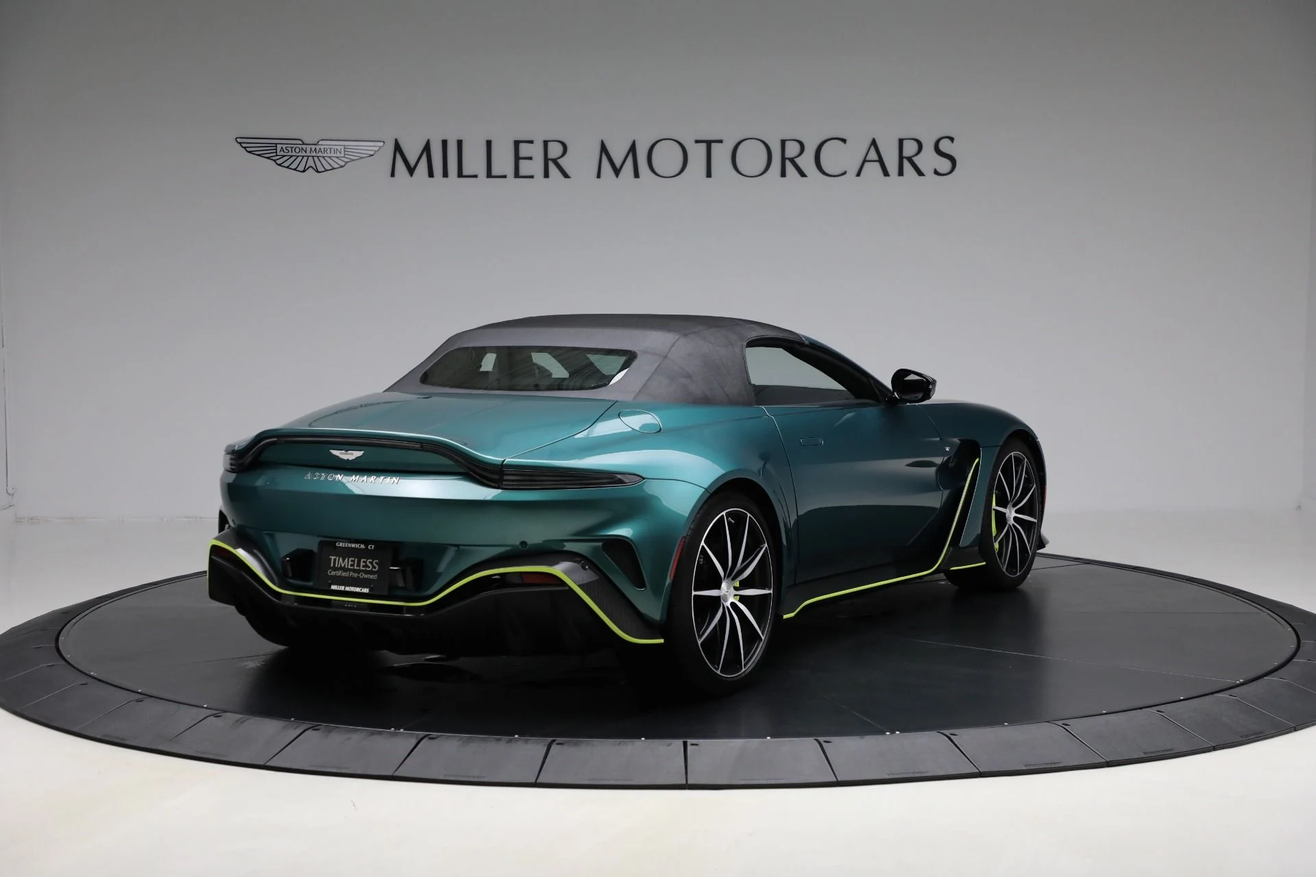 mph018_2936159586_Used_2023_Aston_Martin_Vantage_V12_0efe9adce0