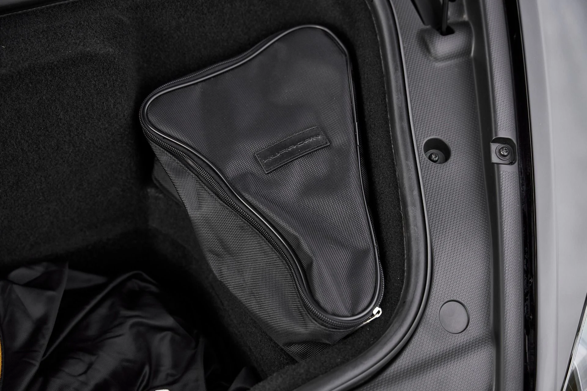 mph018_2936406943_Used_2023_Lamborghini_Huracan_Tecnica_Base_1766269012_b9c9586b71