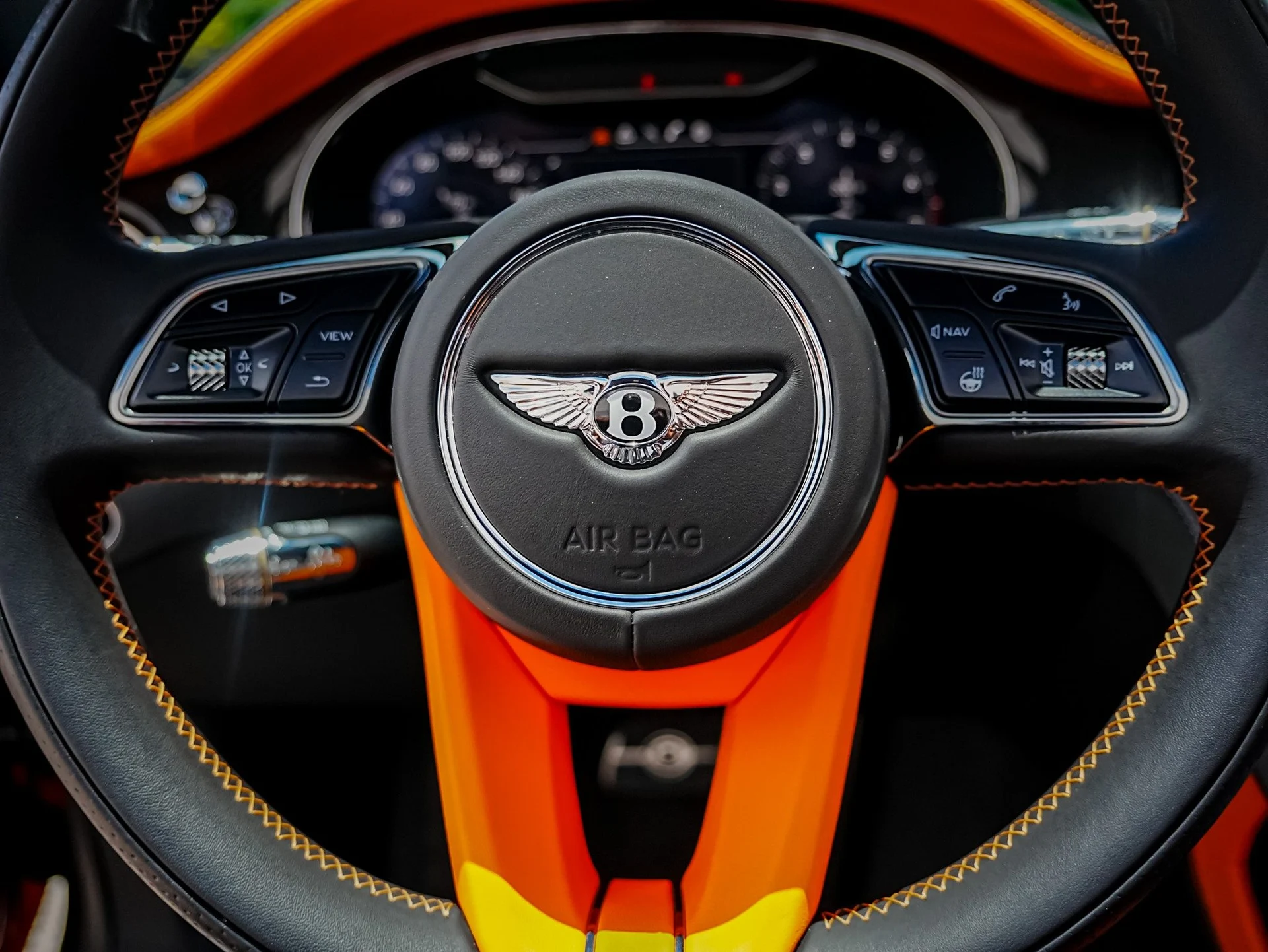 mph018_2937031158_Hi_Tech_Luxury_Imports_LLC_SCBDT_4_ZG_2_PC_008421_image_18_b4b203db8a